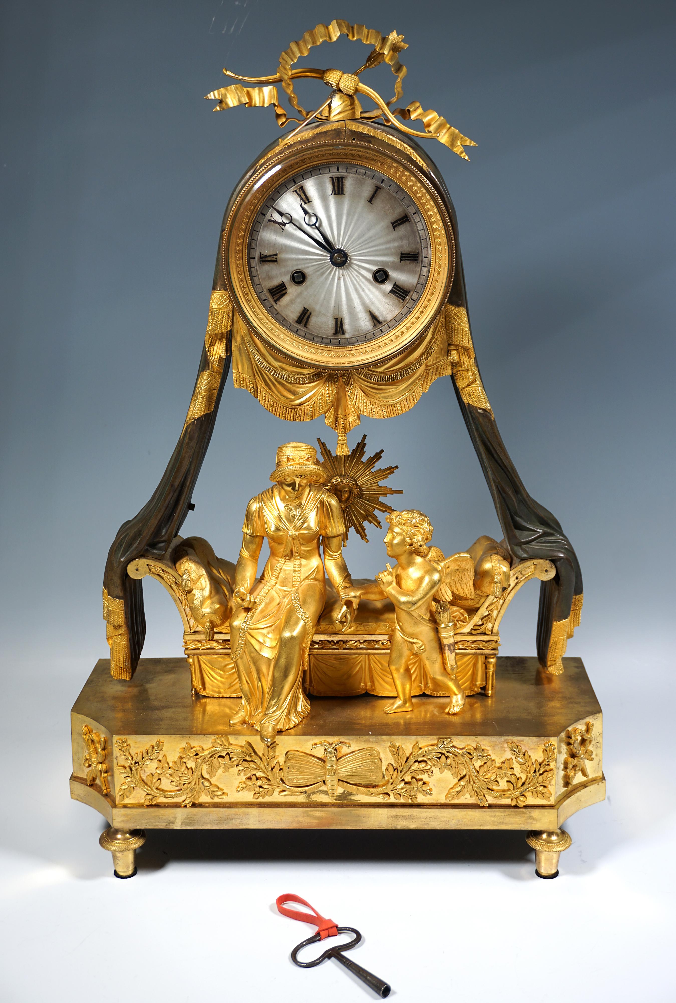 French Ormolu Mantle Clock, Pendule 'Lit à Baldaquin', Paris, Around 1790 For Sale 5