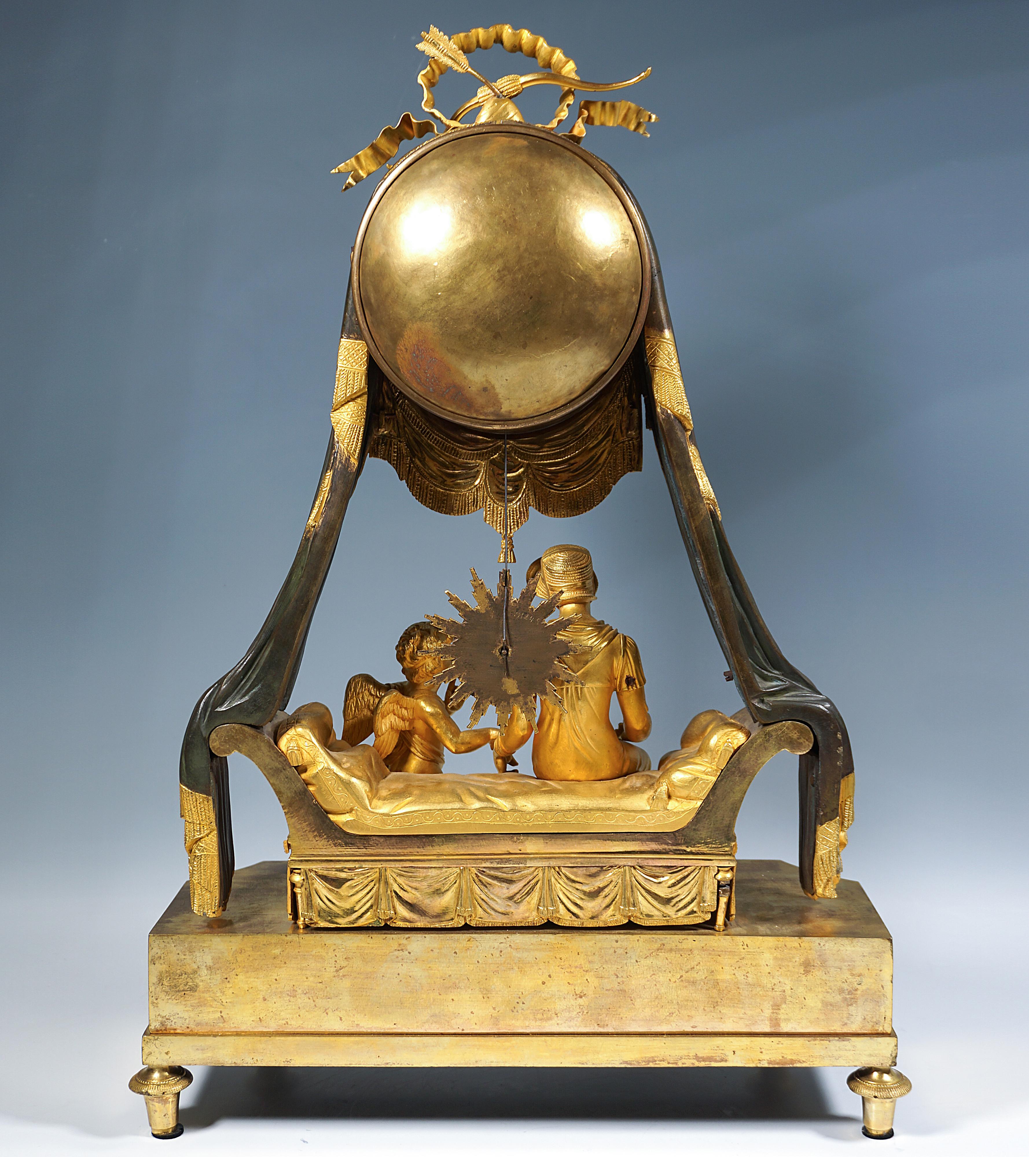 Louis XVI French Ormolu Mantle Clock, Pendule 'Lit à Baldaquin', Paris, Around 1790 For Sale