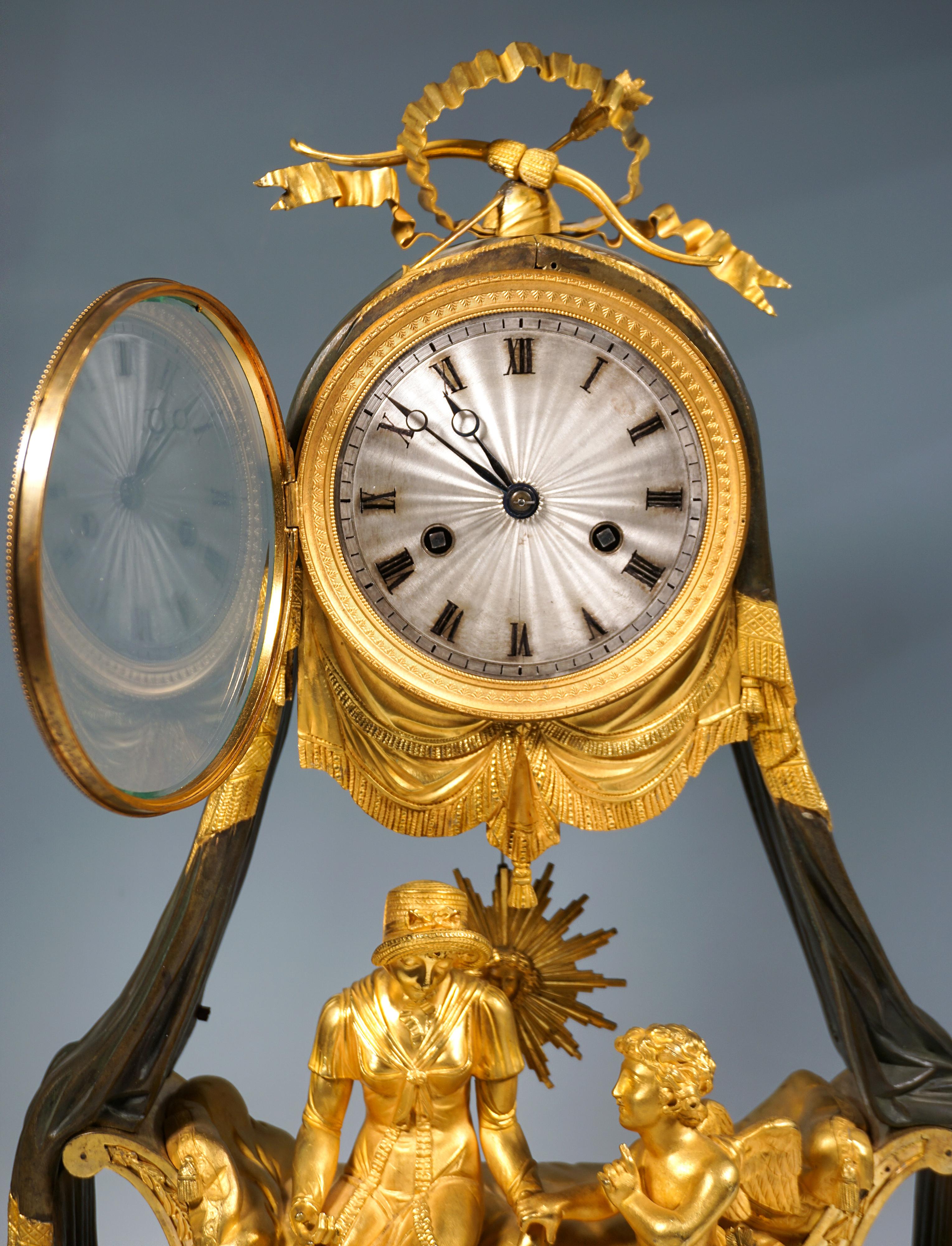 Late 18th Century French Ormolu Mantle Clock, Pendule 'Lit à Baldaquin', Paris, Around 1790 For Sale
