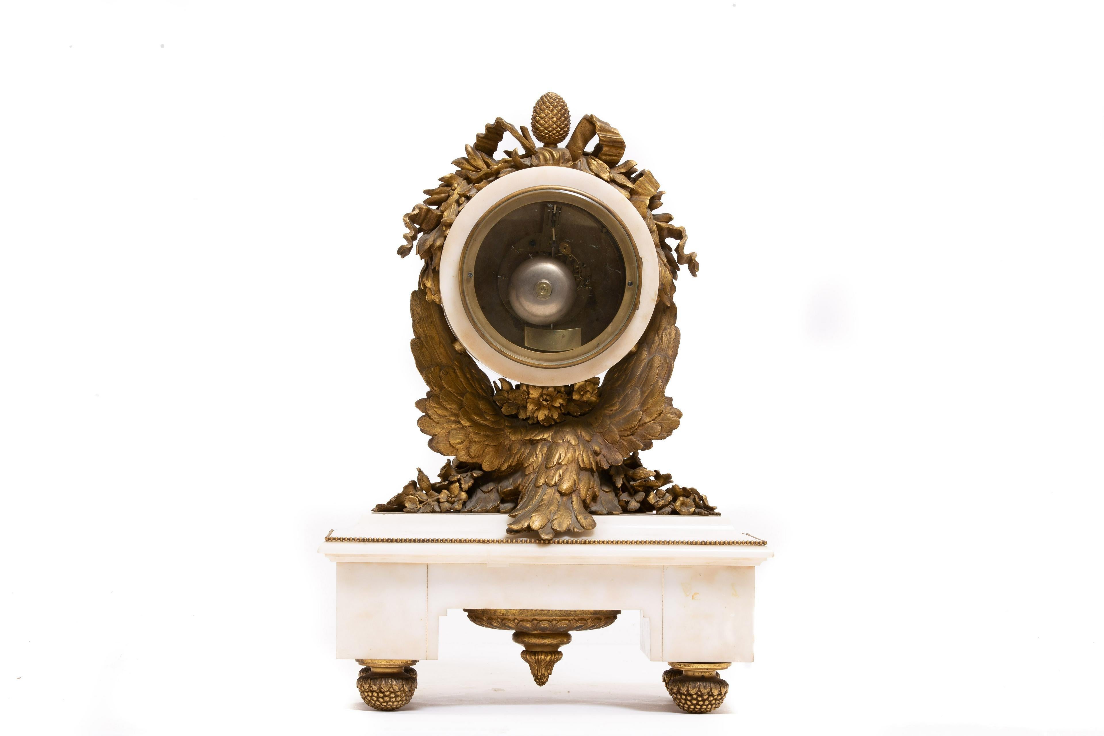 Pendule de cheminée française en marbre et bronze doré, XIXe siècle en vente 6