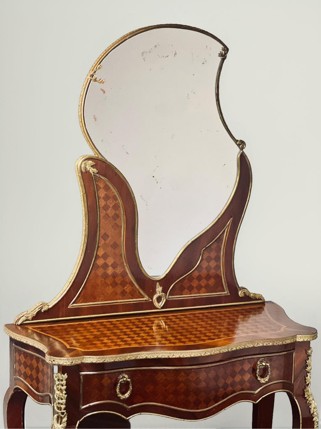 French Ormolu-Mounted Kingwood and Parquetry Vanity Dressing Table For Sale 4
