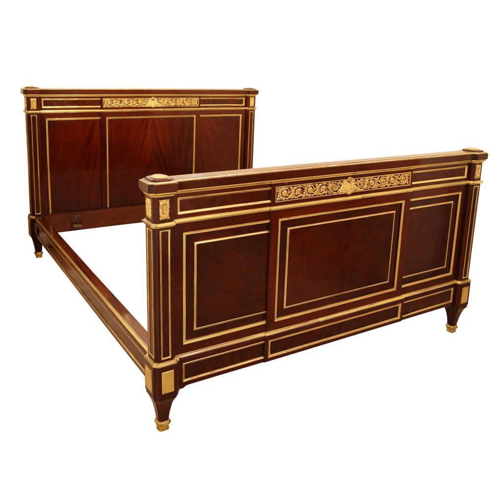 French Ormolu-Mounted Mahogany Bed by Gervais-Maximilien-Eugène Durand In Good Condition In London, by appointment only