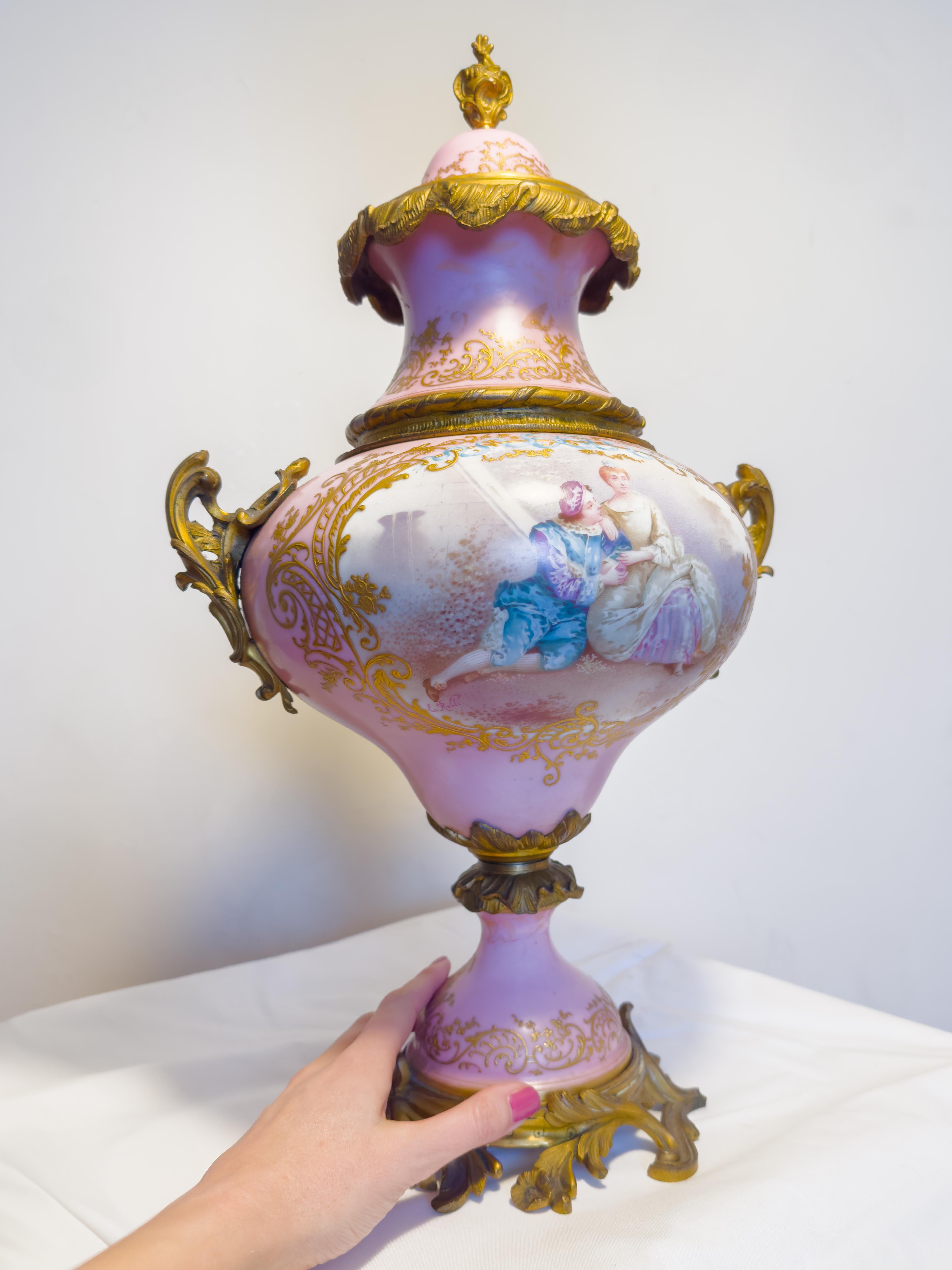 Jarrón Francés de Sevres Rosa Montado en Ormolu, (Siglo XIX) en venta 11