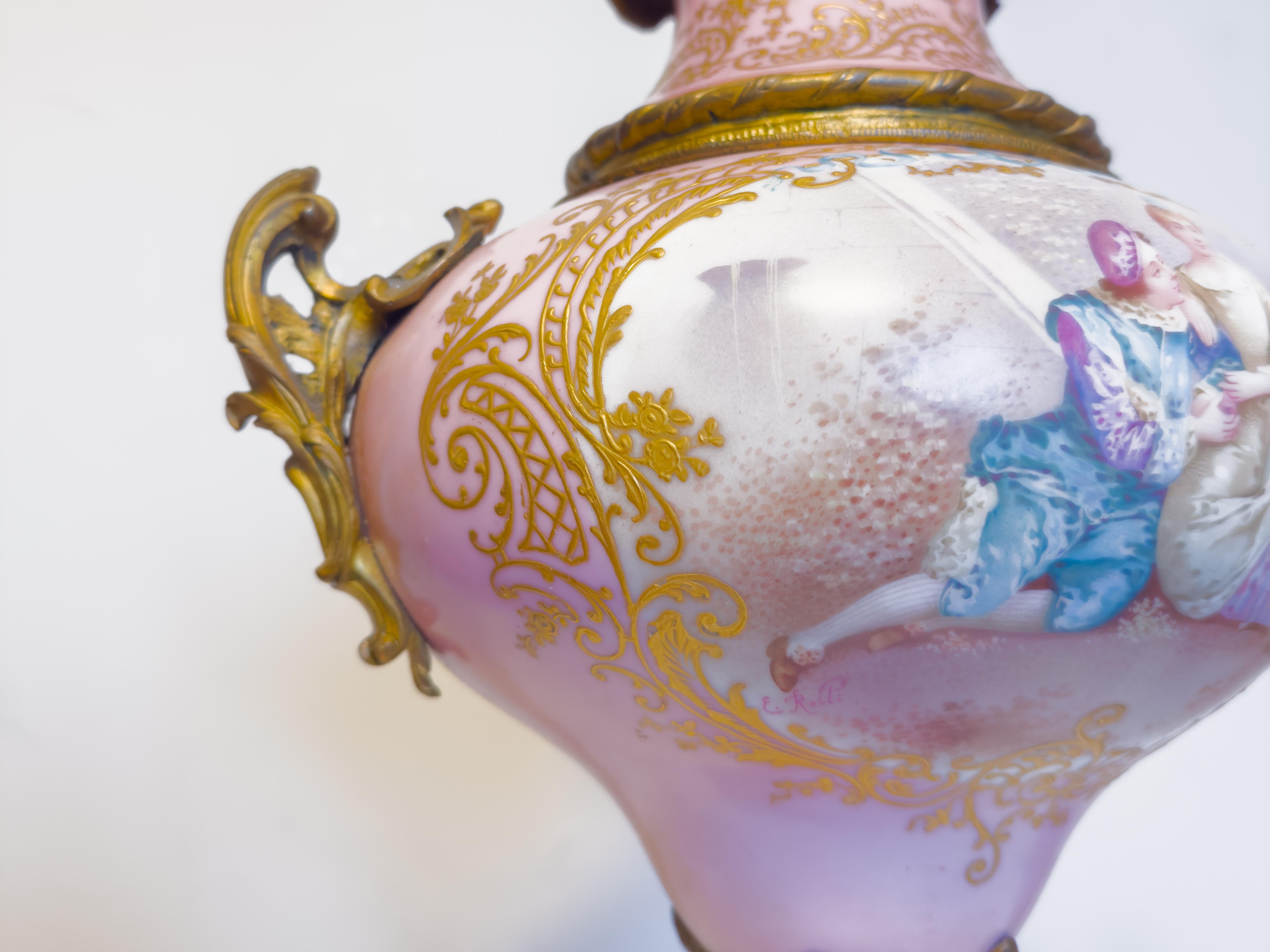 Jarrón Francés de Sevres Rosa Montado en Ormolu, (Siglo XIX) siglo XIX en venta