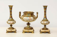 Porcellana francese stile Sevres montata a ormolu, smalto champleve e guarnitura in onice