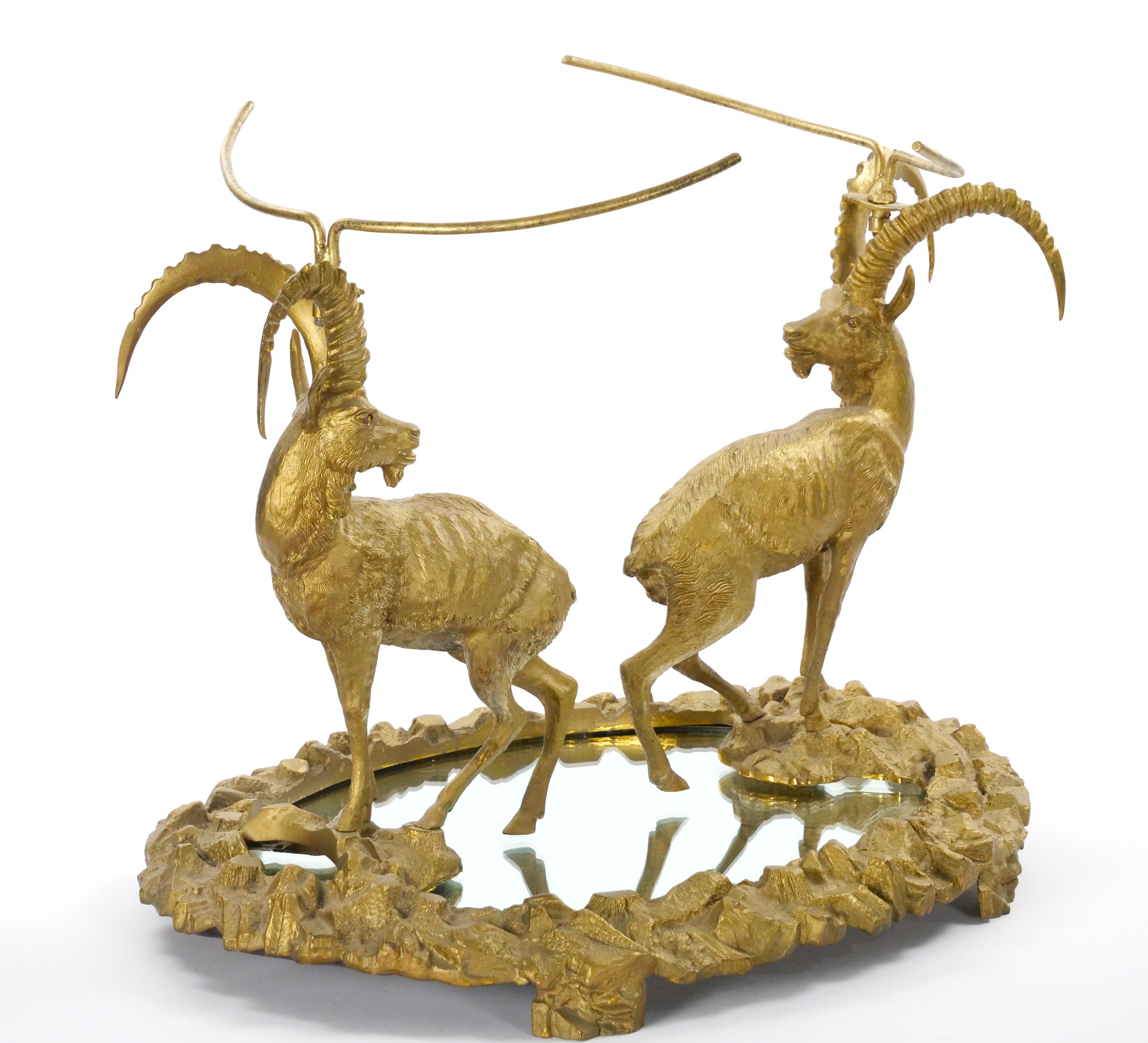 Französisches Ormolu-gefasstes Surtout de Table Plateau / Buntes Kunstglas Tafelaufsatz (Vergoldet) im Angebot