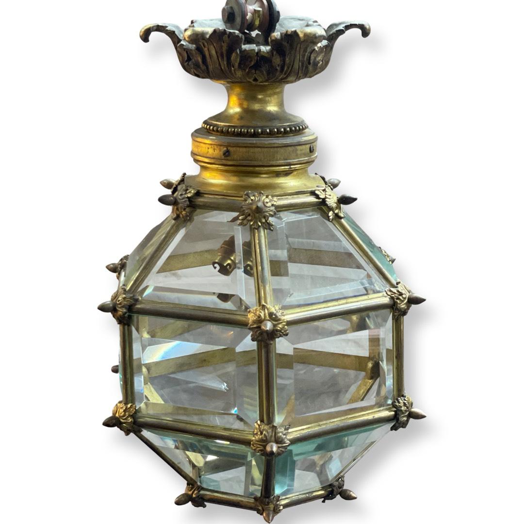 Lanterne de salle de Versailles en bronze doré français Bon état - En vente à London, GB