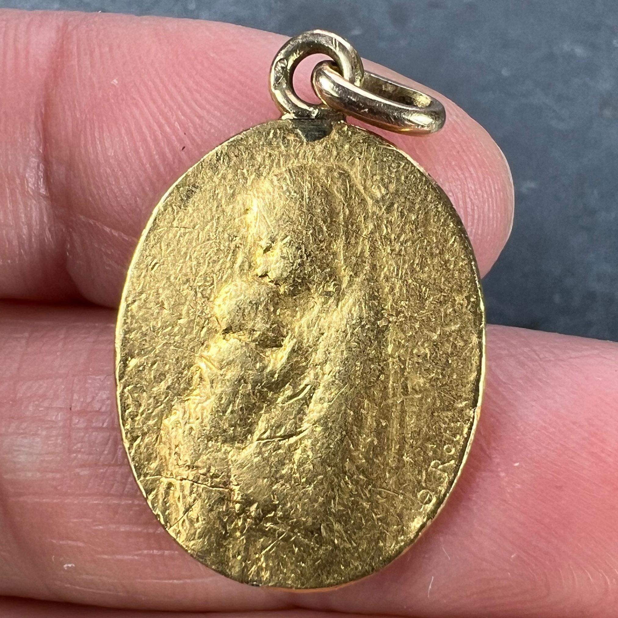 French Oscar Roty Madonna and Child 22K Yellow Gold Charm Pendant For Sale 1