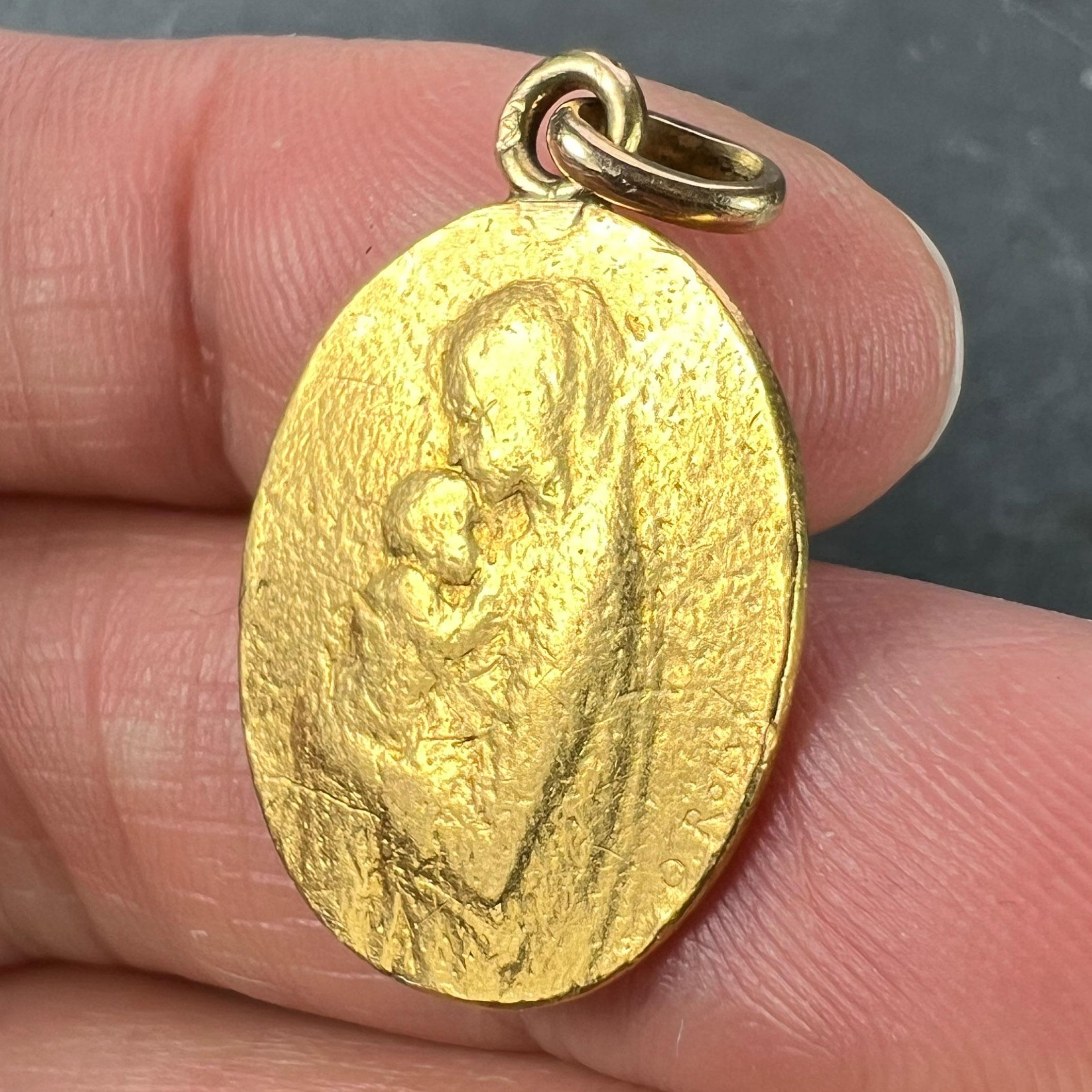French Oscar Roty Madonna and Child 22K Yellow Gold Charm Pendant For Sale 2