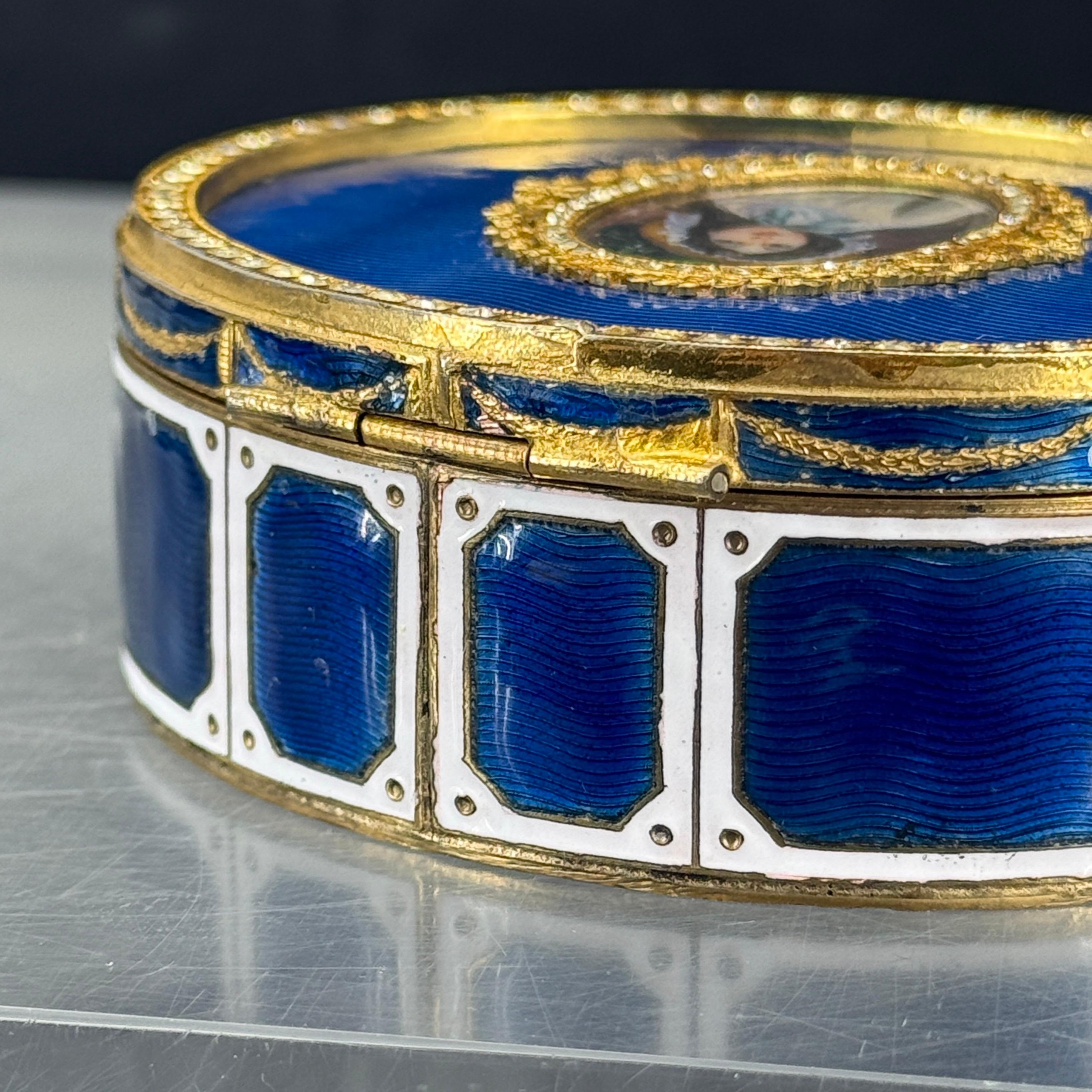 French Oval Decorated Enamel Jewelry Box, France 1830's For Sale 11