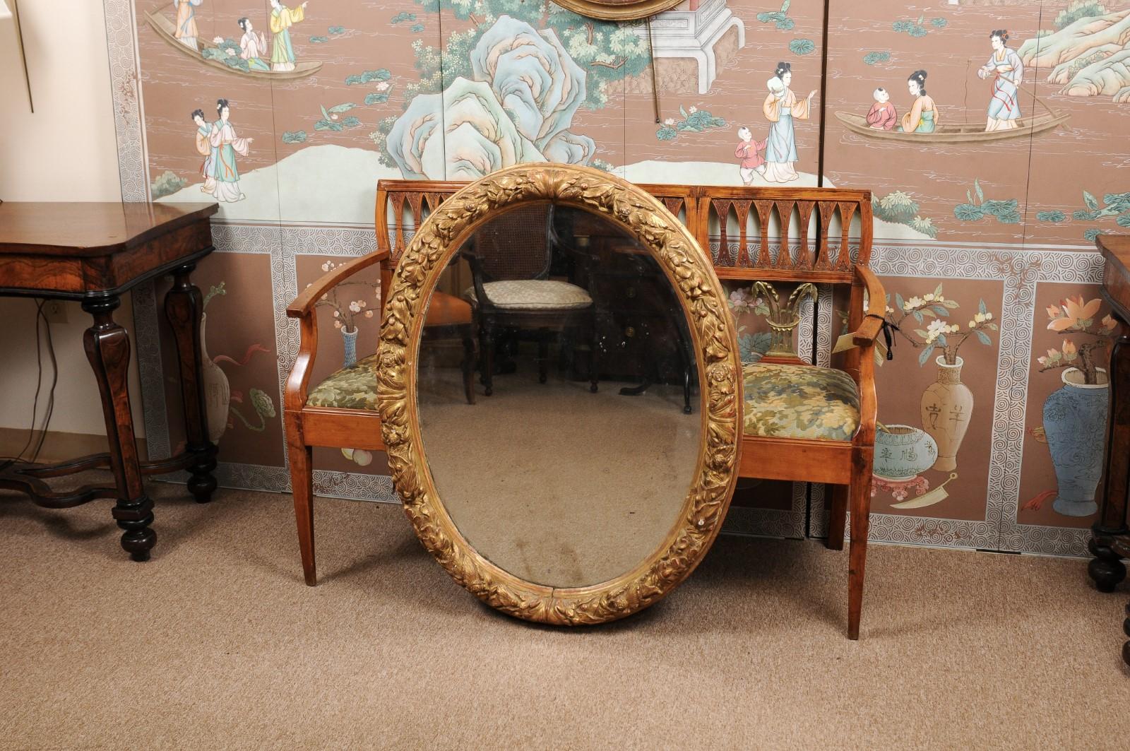 French Oval Giltwood Mirror, Early 18th Century In Good Condition In Atlanta, GA