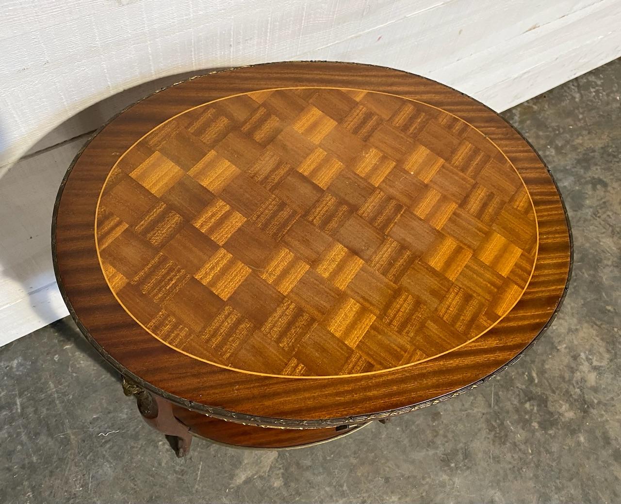 French Oval Lamp Table with Drawer For Sale 3