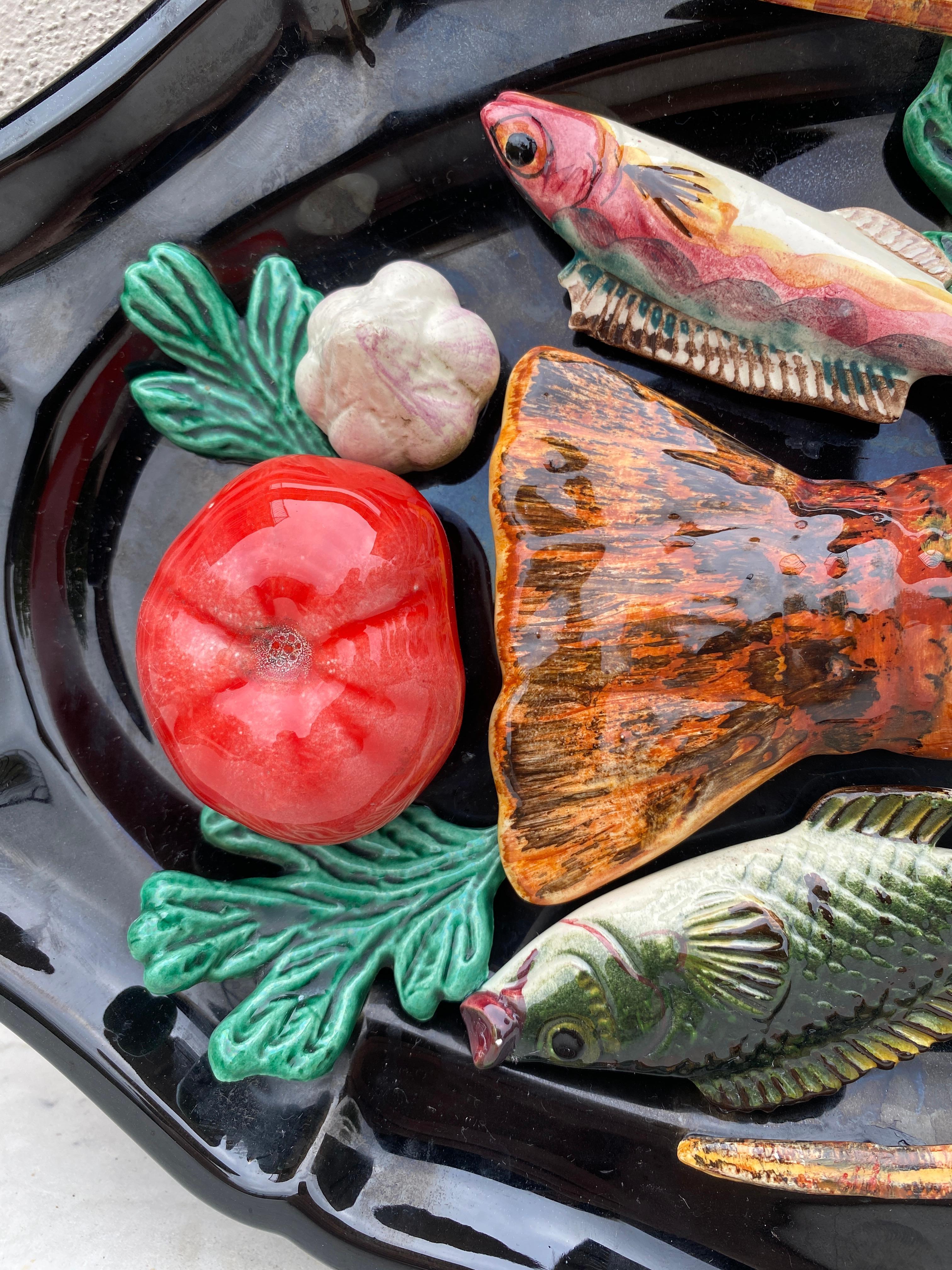 French Oval Majolica Palissy Fish & Lobster Platter Vallauris, circa 1950 In Good Condition For Sale In Austin, TX
