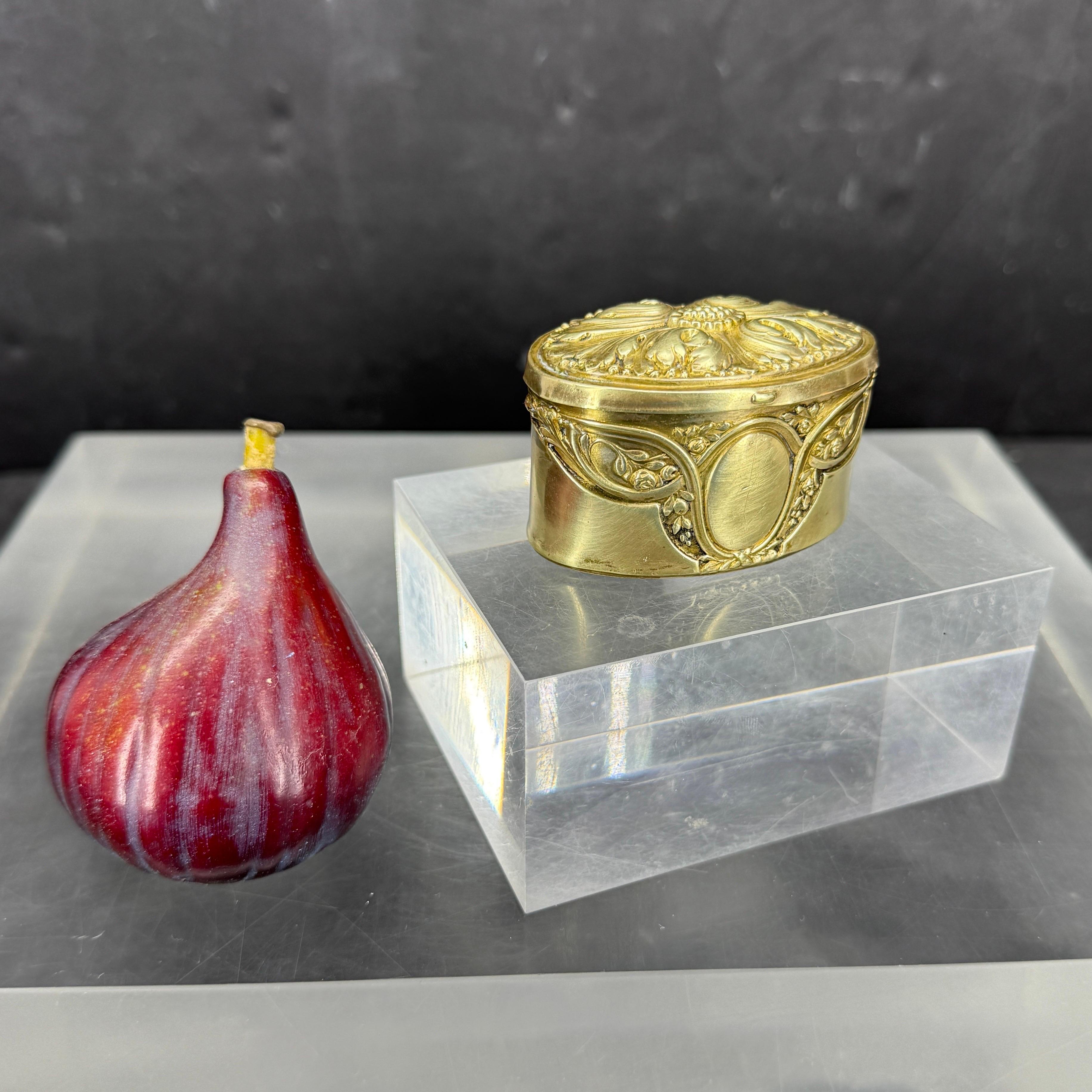 Boîte à bijoux ovale française décorée en Rococo, France 1780's en vente 8