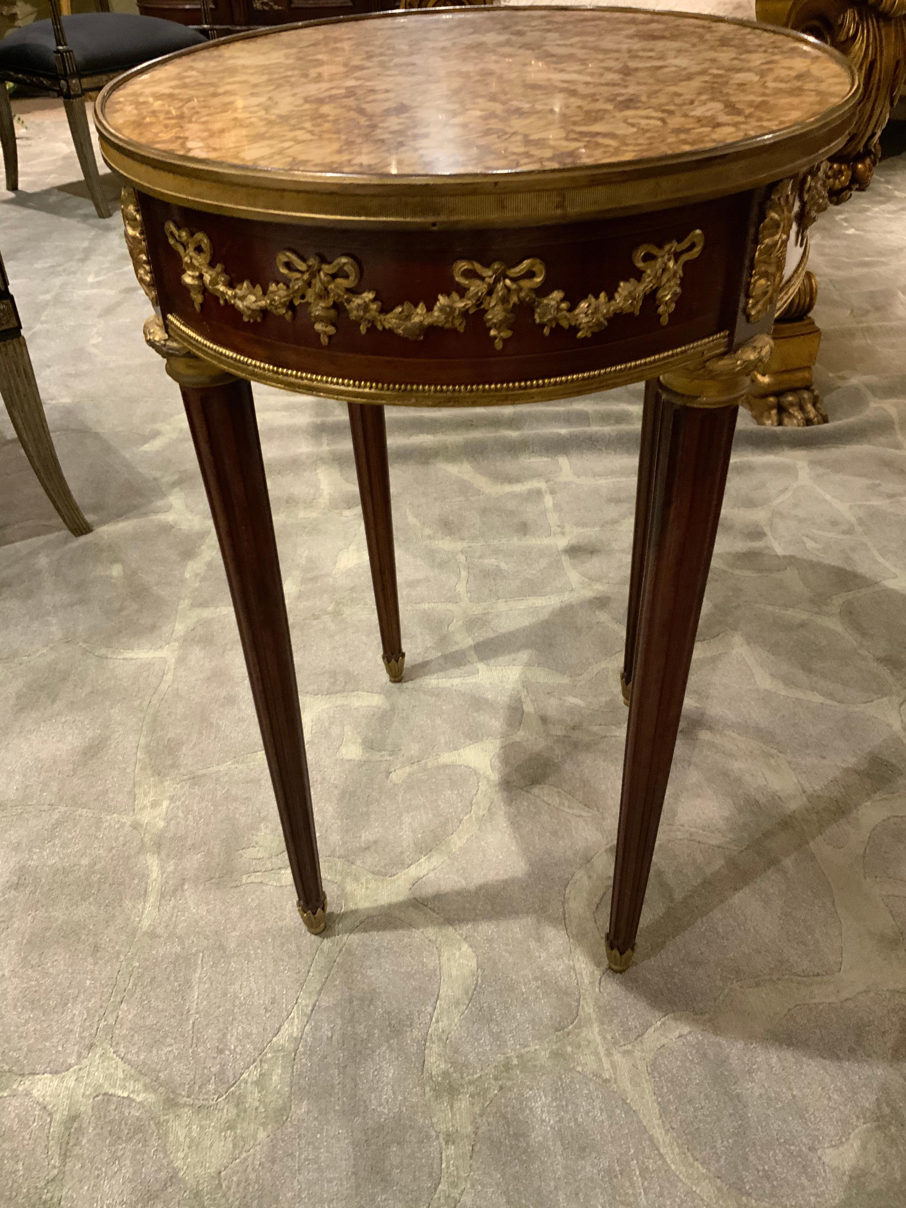 19th Century French Oval Side Table with Gilt Bronze Mounts and Marble Top, Louis XVI Style For Sale