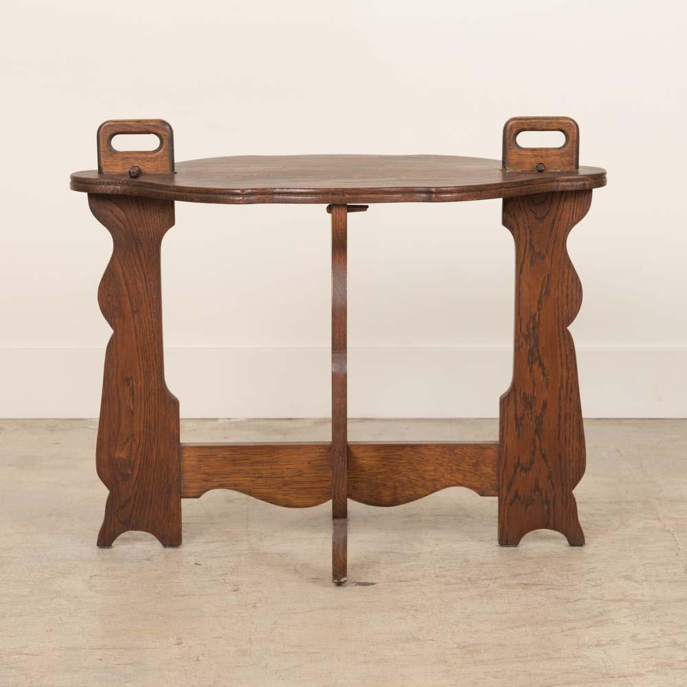 French Oval Wood Side Table siglo XX en venta