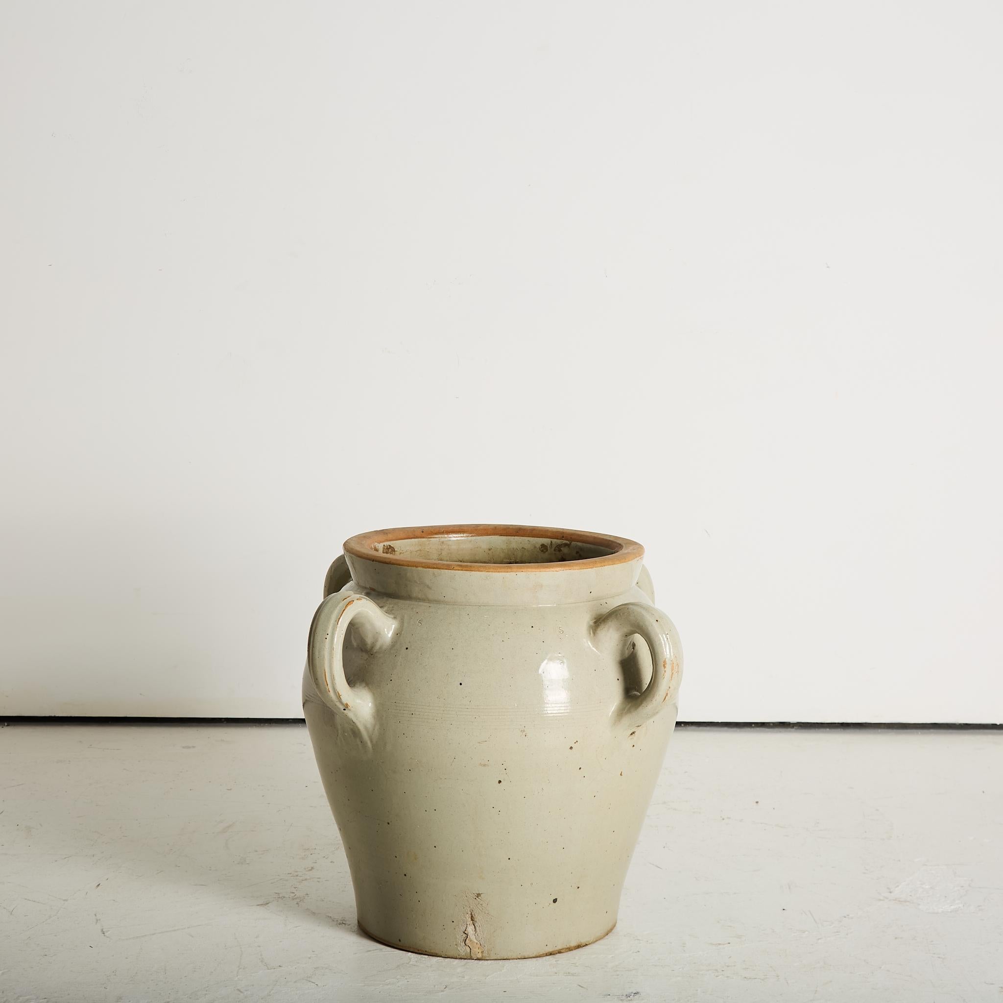 Francese Vaso in ceramica francese oversize del 1880 in vendita