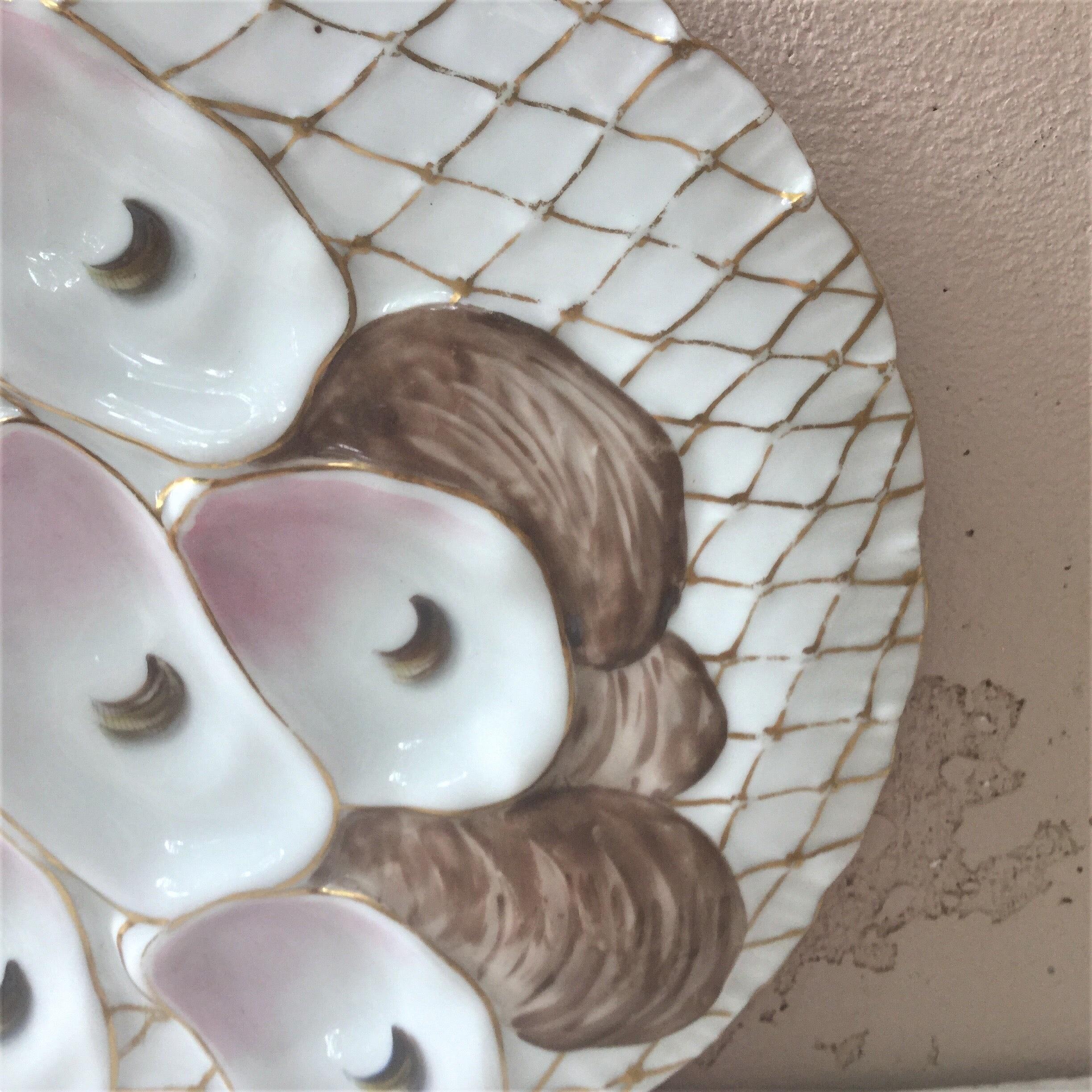 French Oyster Plate Porcelain with Turkey Pattern Limoges In Good Condition In Austin, TX