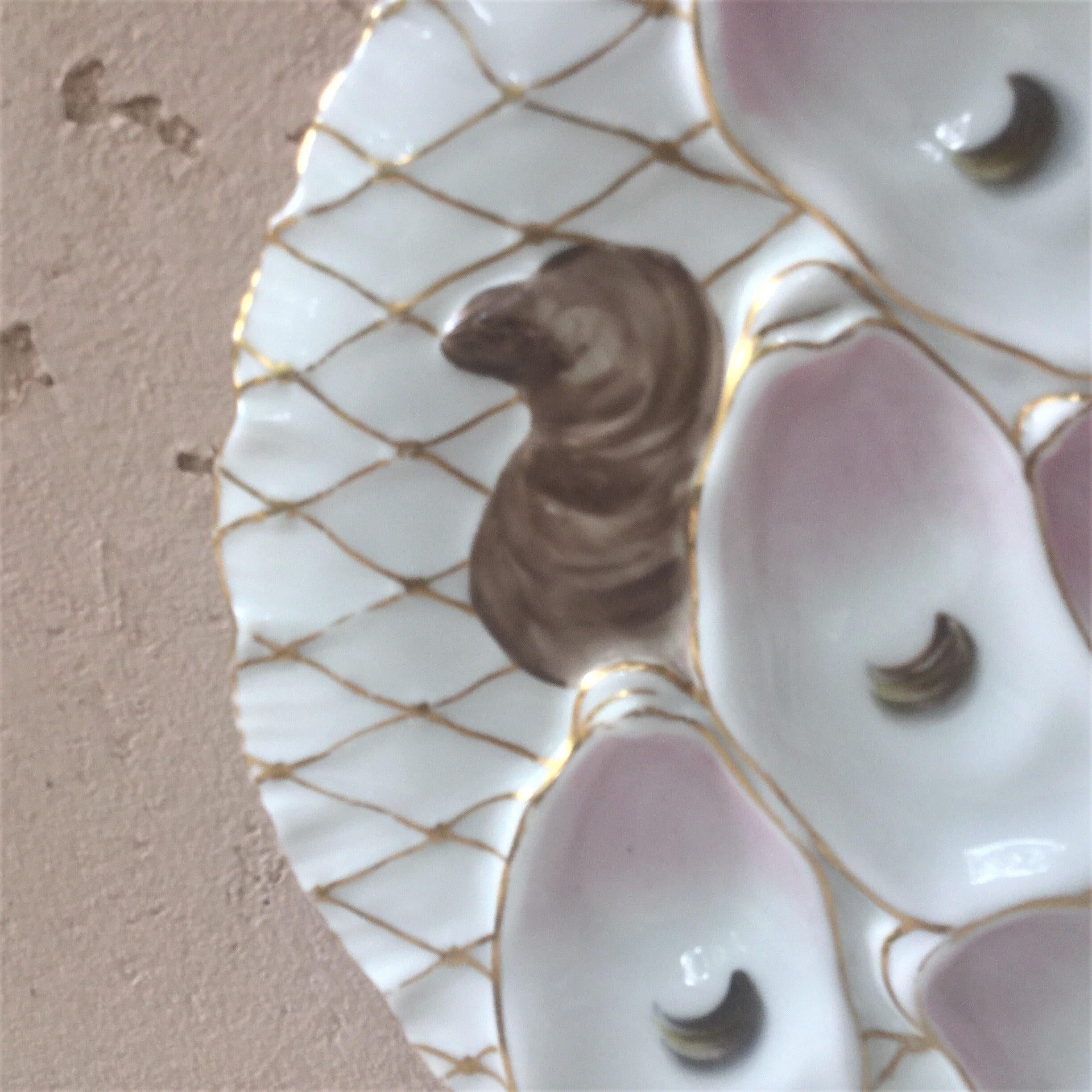 Late 19th Century French Oyster Plate Porcelain with Turkey Pattern Limoges