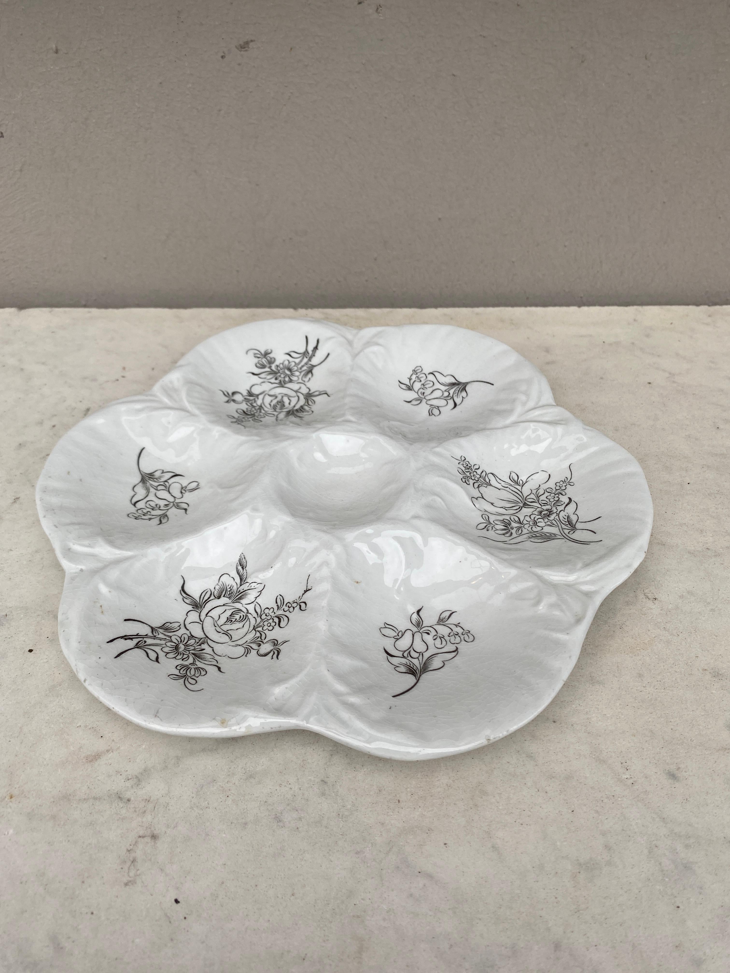 French oyster plate with roses pattern Luneville, circa 1940.