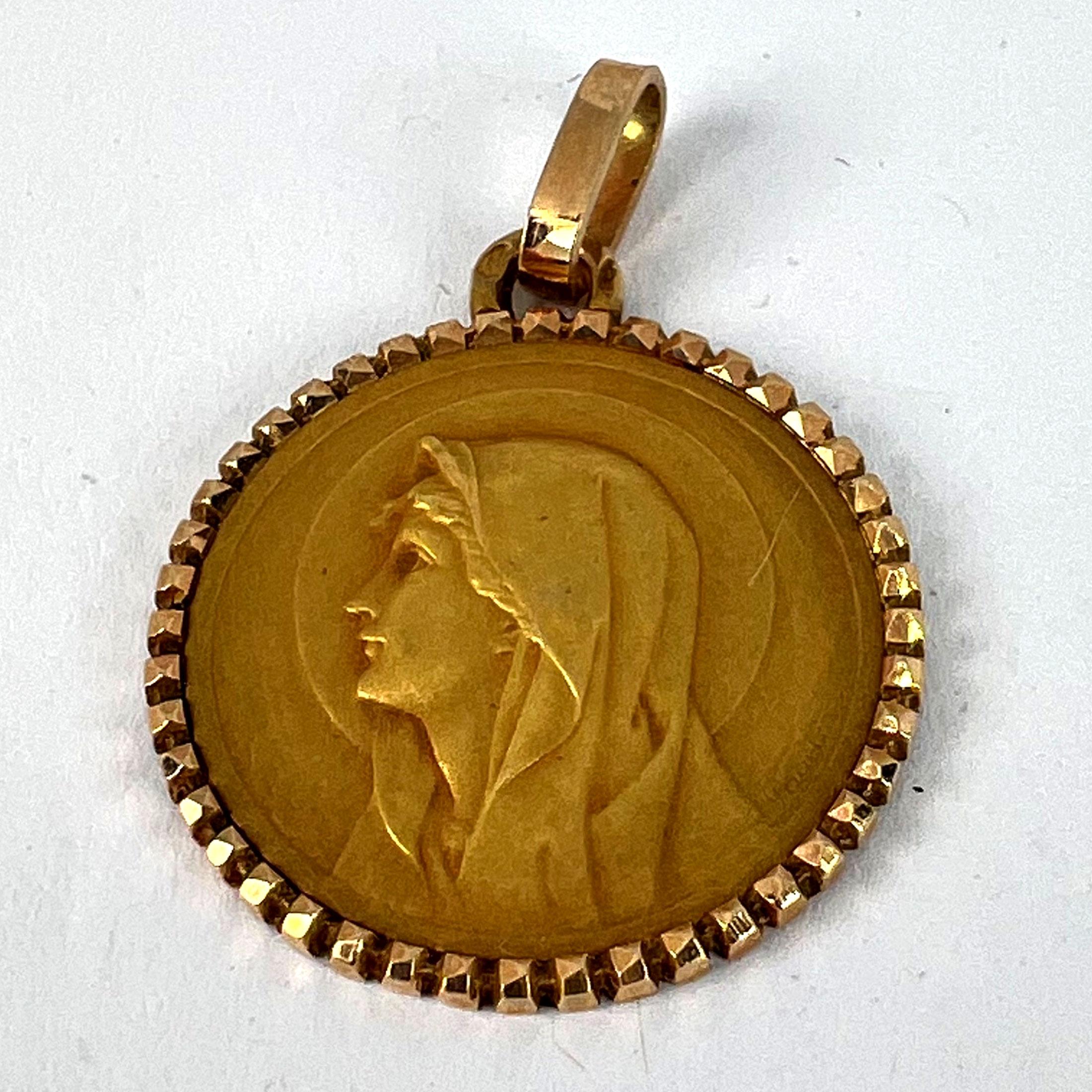 Colgante Pageli Francés Virgen María Medalla de Oro Amarillo 18K en venta 8