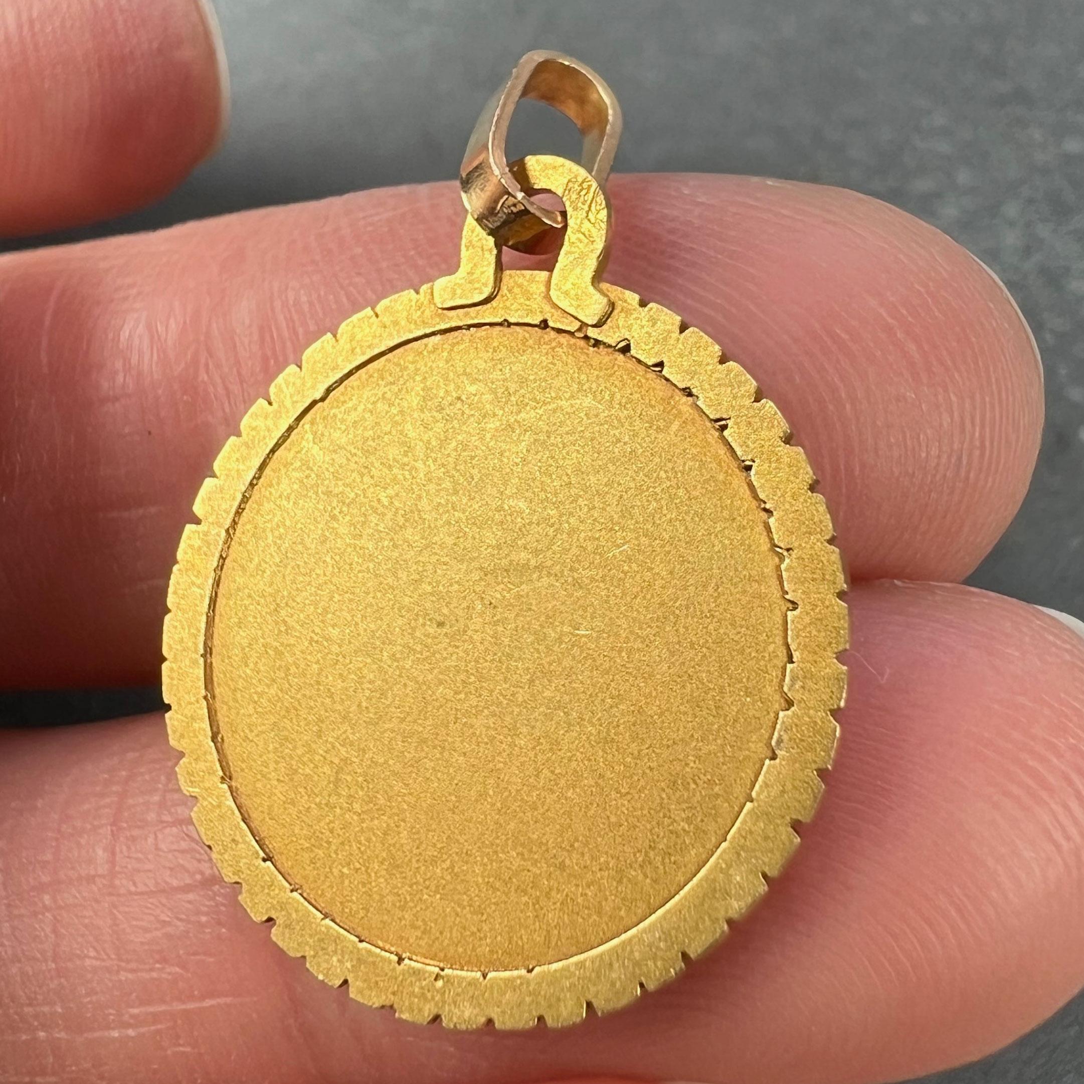 Colgante Pageli Francés Virgen María Medalla de Oro Amarillo 18K en venta 4