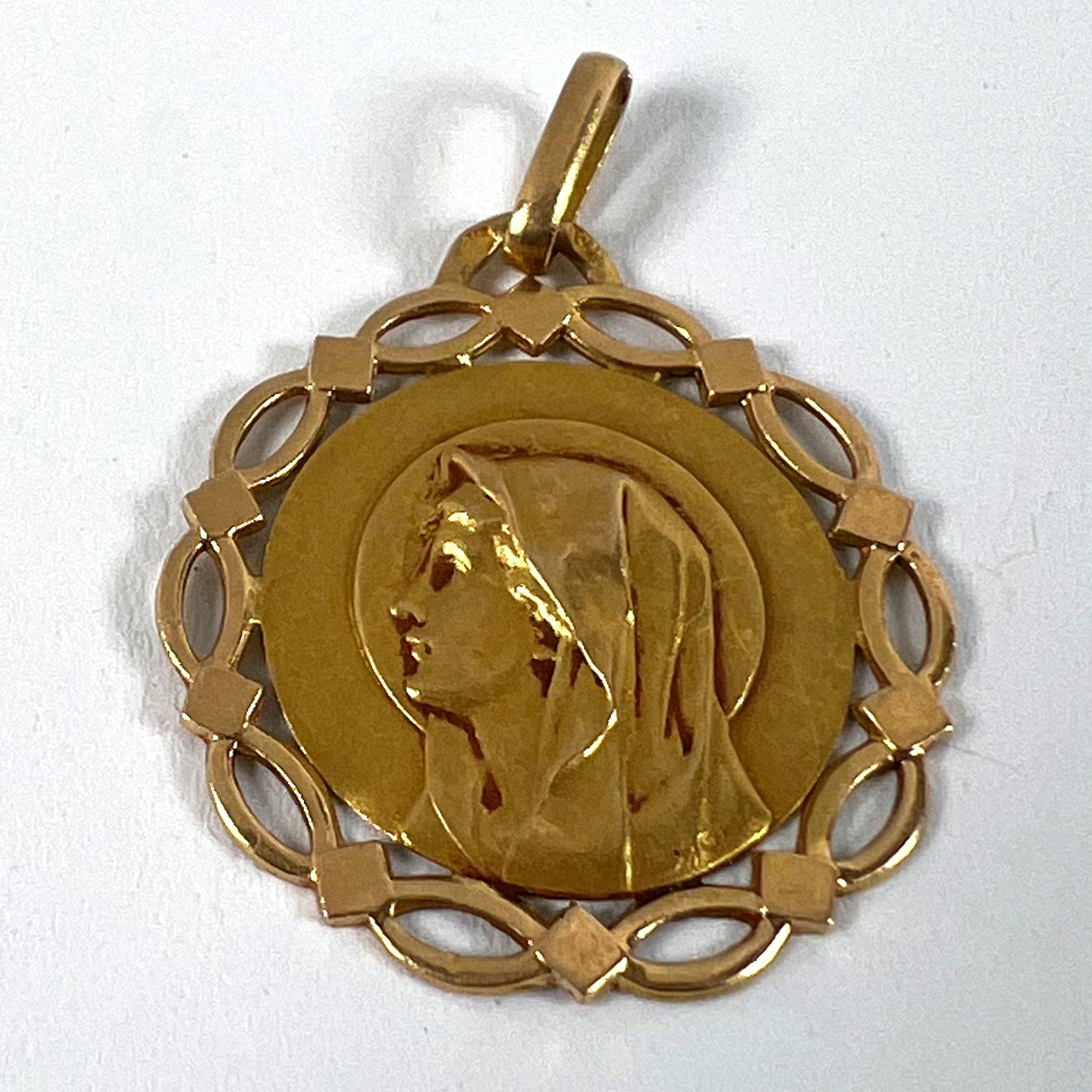 Ciondolo con medaglia incorniciata in oro giallo 18 carati Pageri Perroud francese Vergine Maria in vendita 8