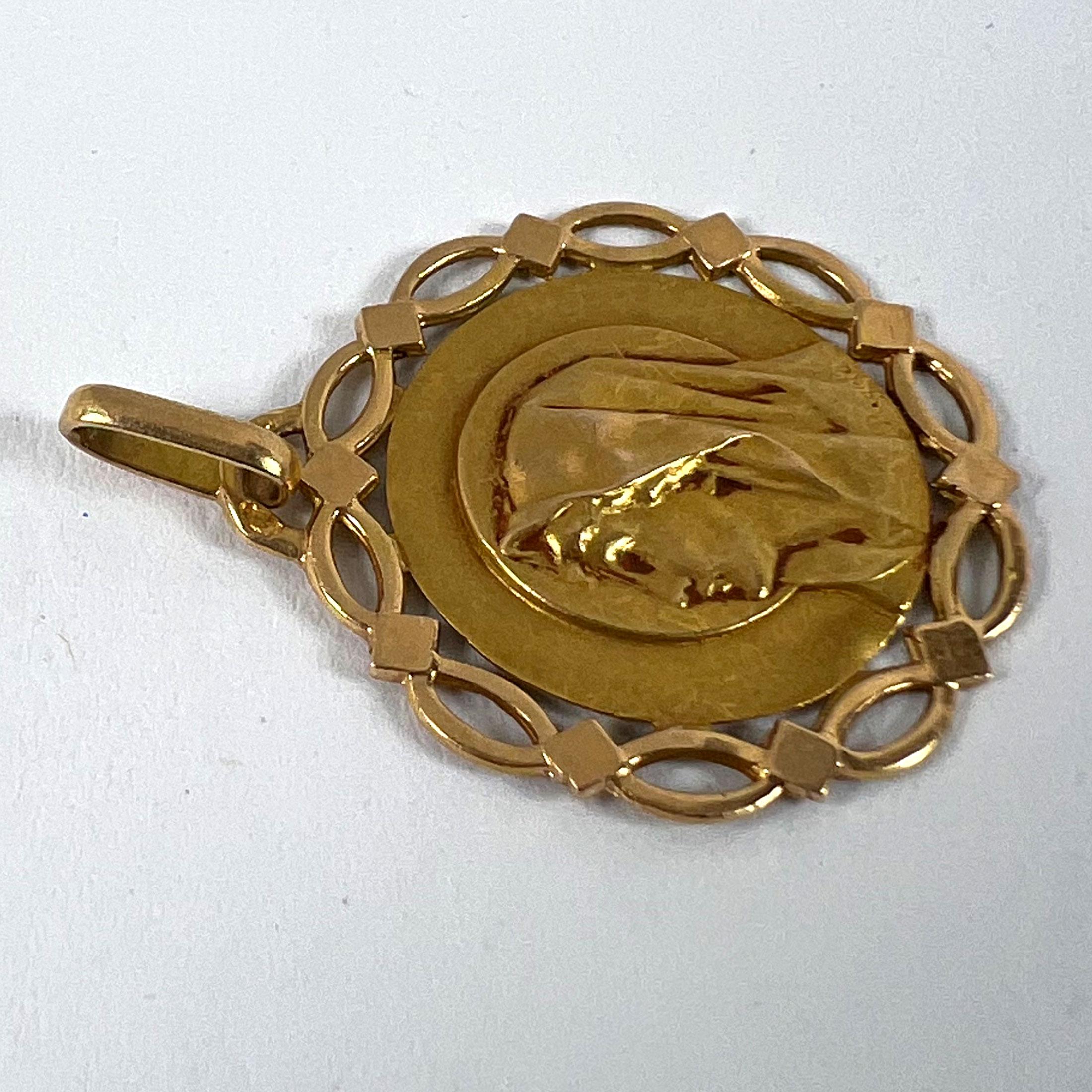 Ciondolo con medaglia incorniciata in oro giallo 18 carati Pageri Perroud francese Vergine Maria in vendita 10