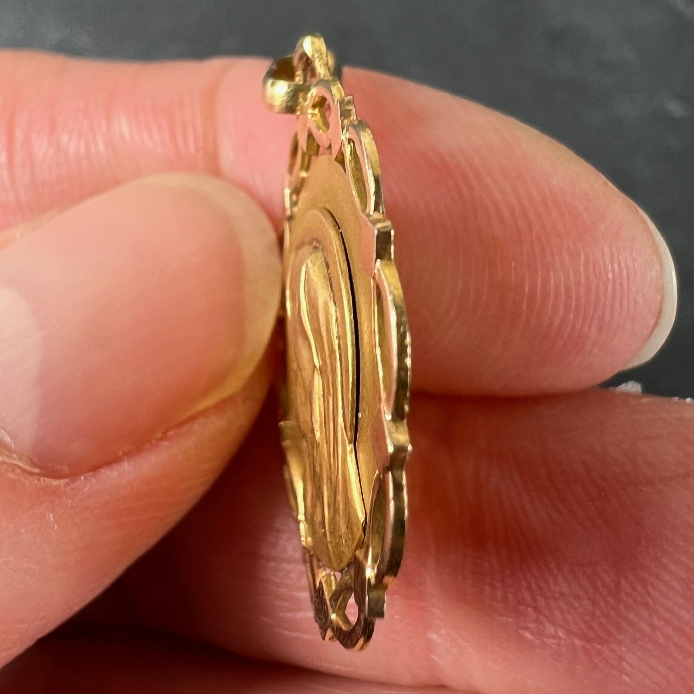 Ciondolo con medaglia incorniciata in oro giallo 18 carati Pageri Perroud francese Vergine Maria in vendita 3