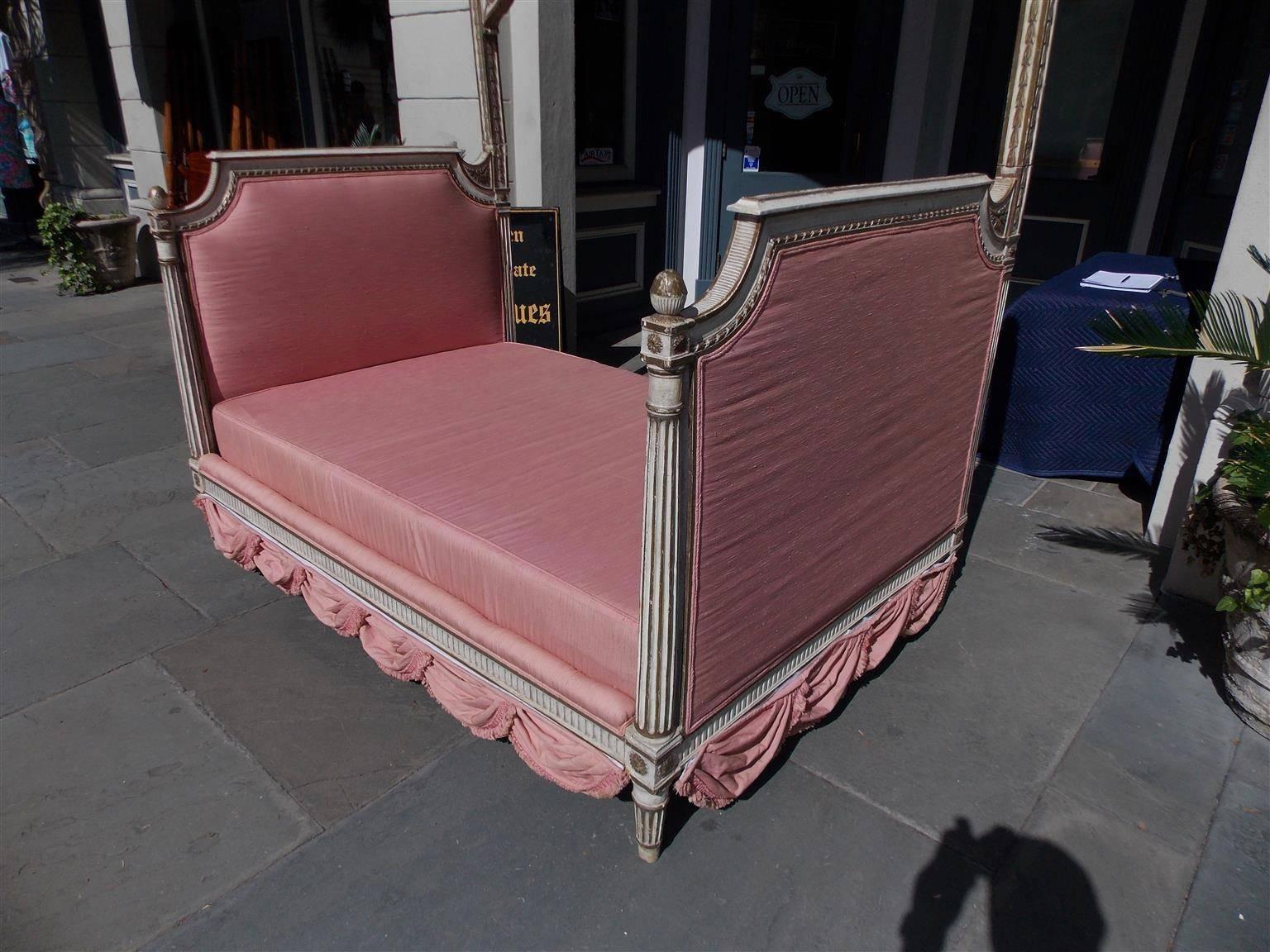 French Painted and Gilt Upholstered Fluted Floral Daybed, Circa 1840 2