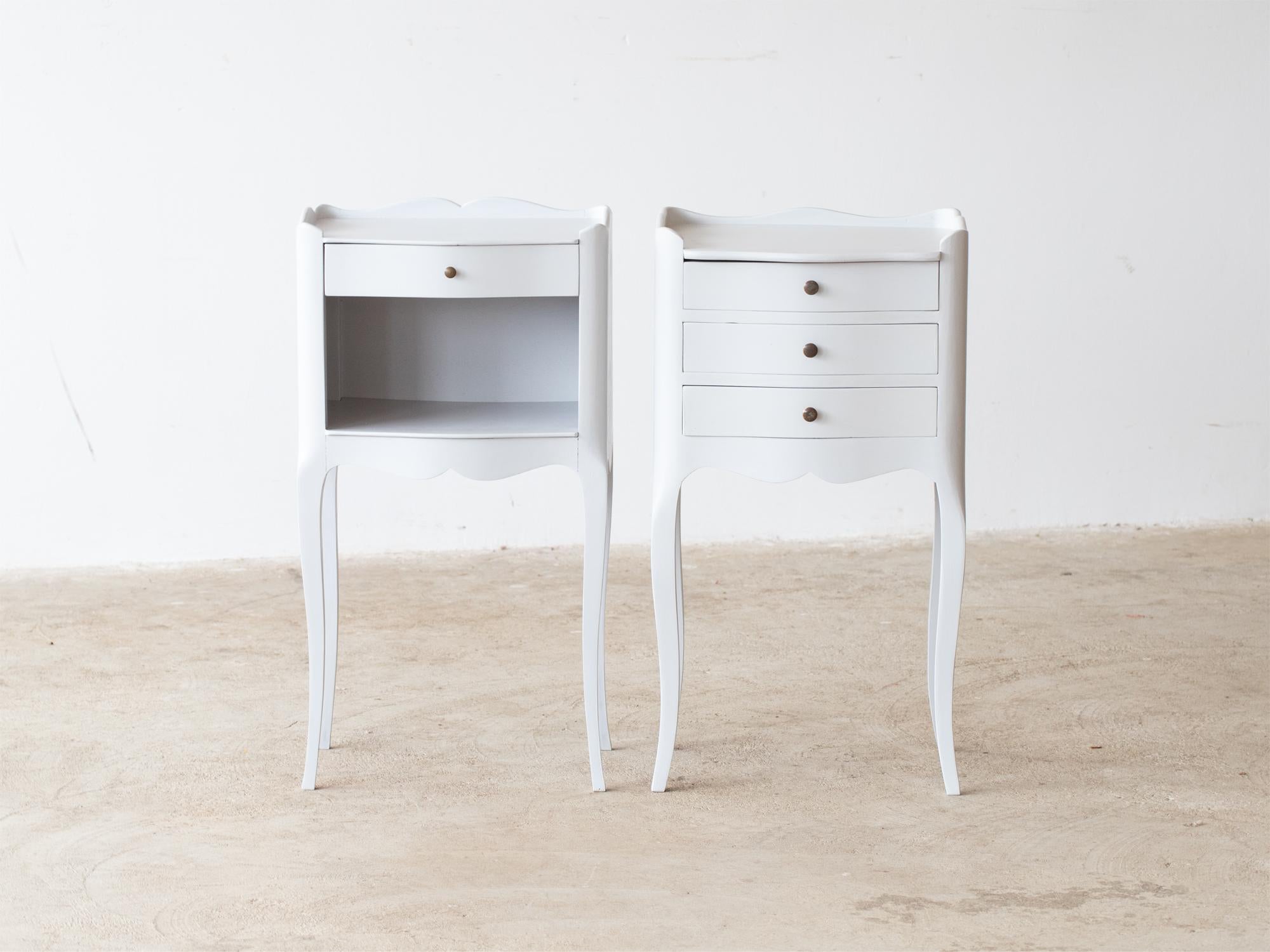 A near pair of white-painted bedside or lamp tables. French, mid 20C.

Stock ref. #2297

Both in very good order with later painted finish.

67.5 x 37 x 30.5 cm

26.6 x 14.6 x 12.0 