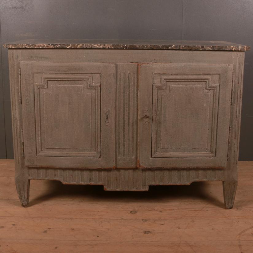 18th century French painted buffet with a marble top. 1790.

Dimensions:
48 inches (122 cms) wide
23 inches (58 cms) deep
34 inches (86 cms) high.

 
