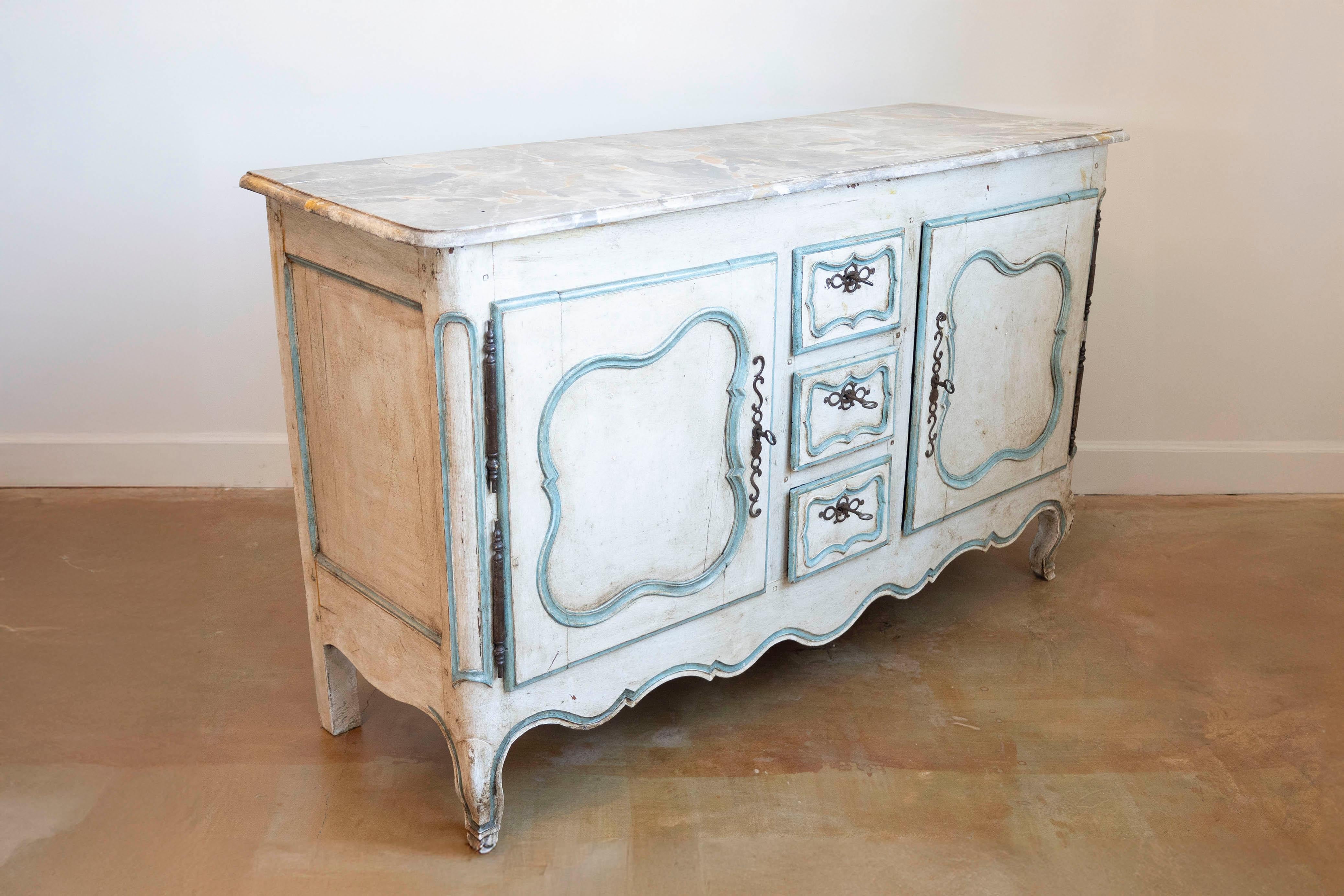 French Painted Buffet of the Louis XV Period with Two Doors and Three Drawers Pintado en venta