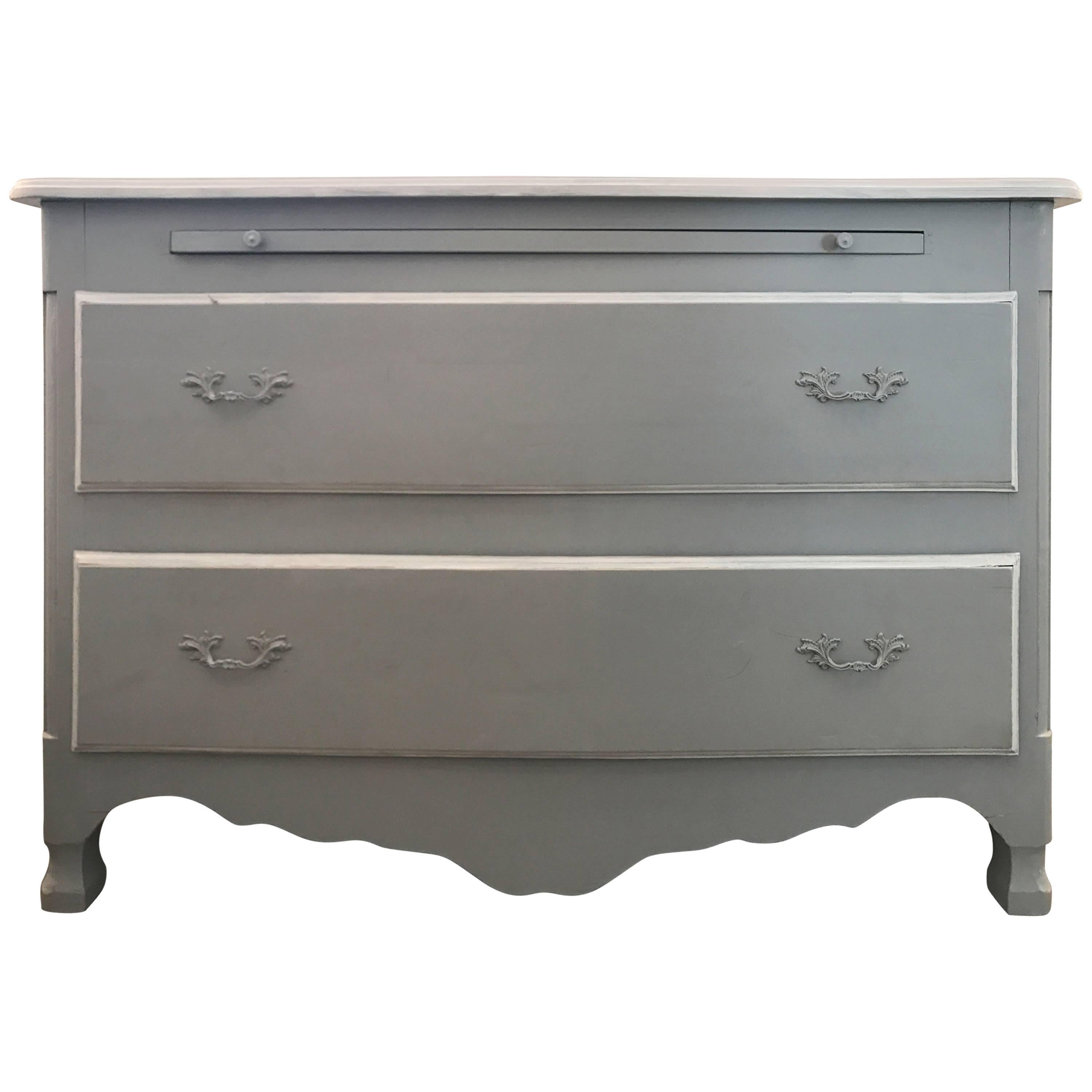 French Painted Chest of Drawers with Slide In Excellent Condition For Sale In Boston, MA