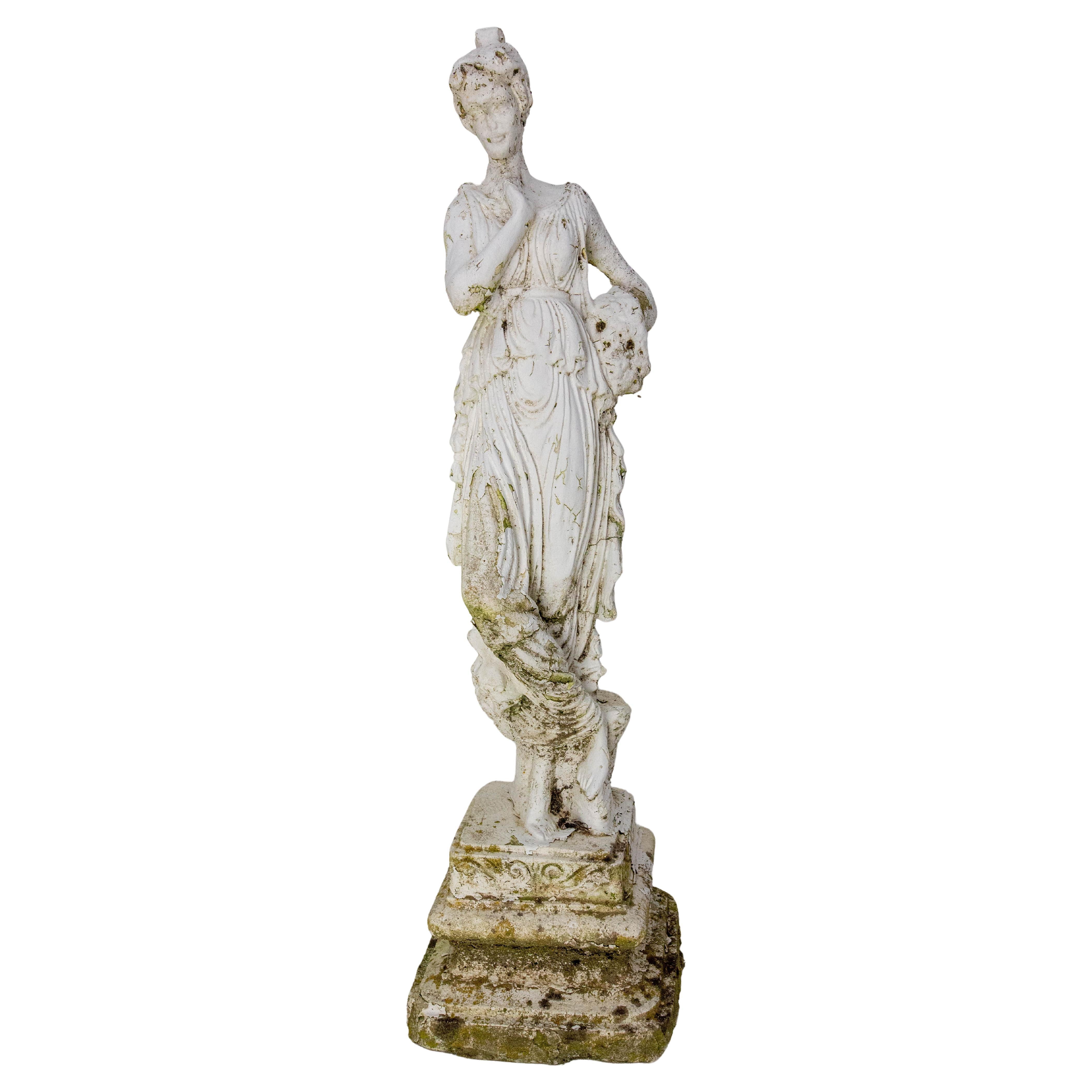 Französisch bemalt Beton Frau Statuette Classic Stil um 1960 im Angebot