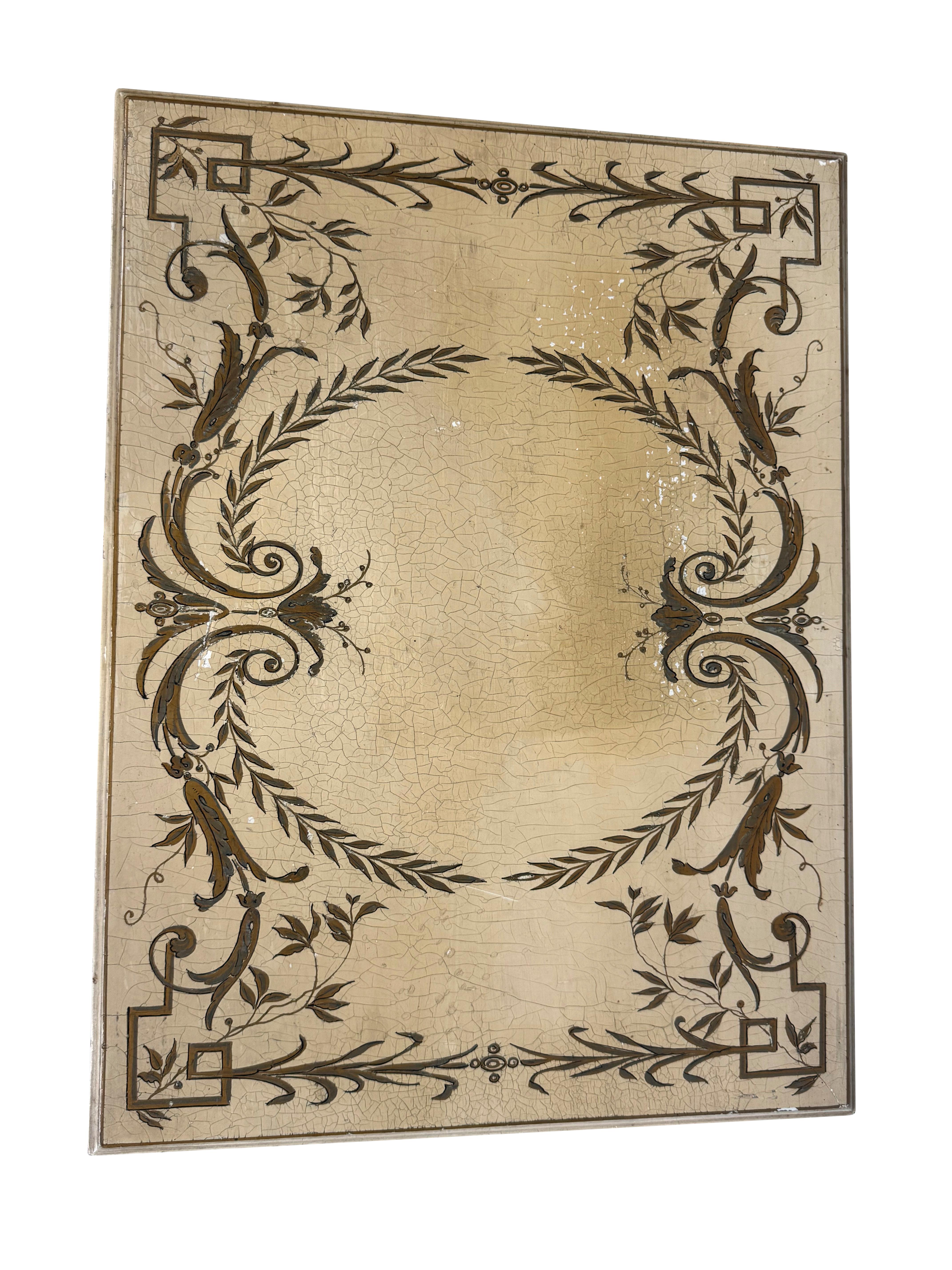 Francese Tavolino decorato dipinto francese con disegni neoclassici in vendita