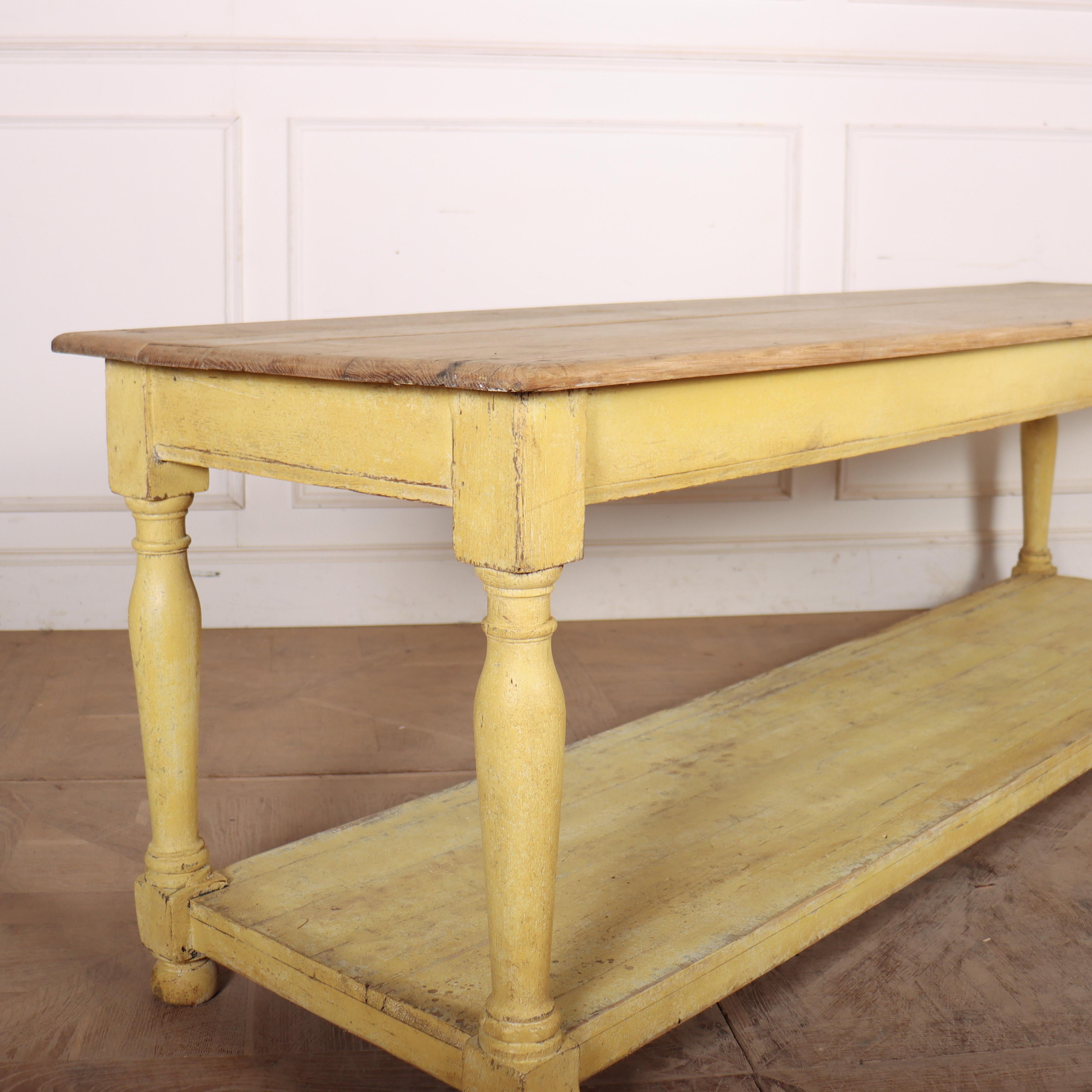 Buena mesa/consola francesa de roble pintado del siglo XIX. 1880. 

Altura del tablero a la barra 46 cm (18 pulgadas)


Código 9106

Dimensiones:
W: 90