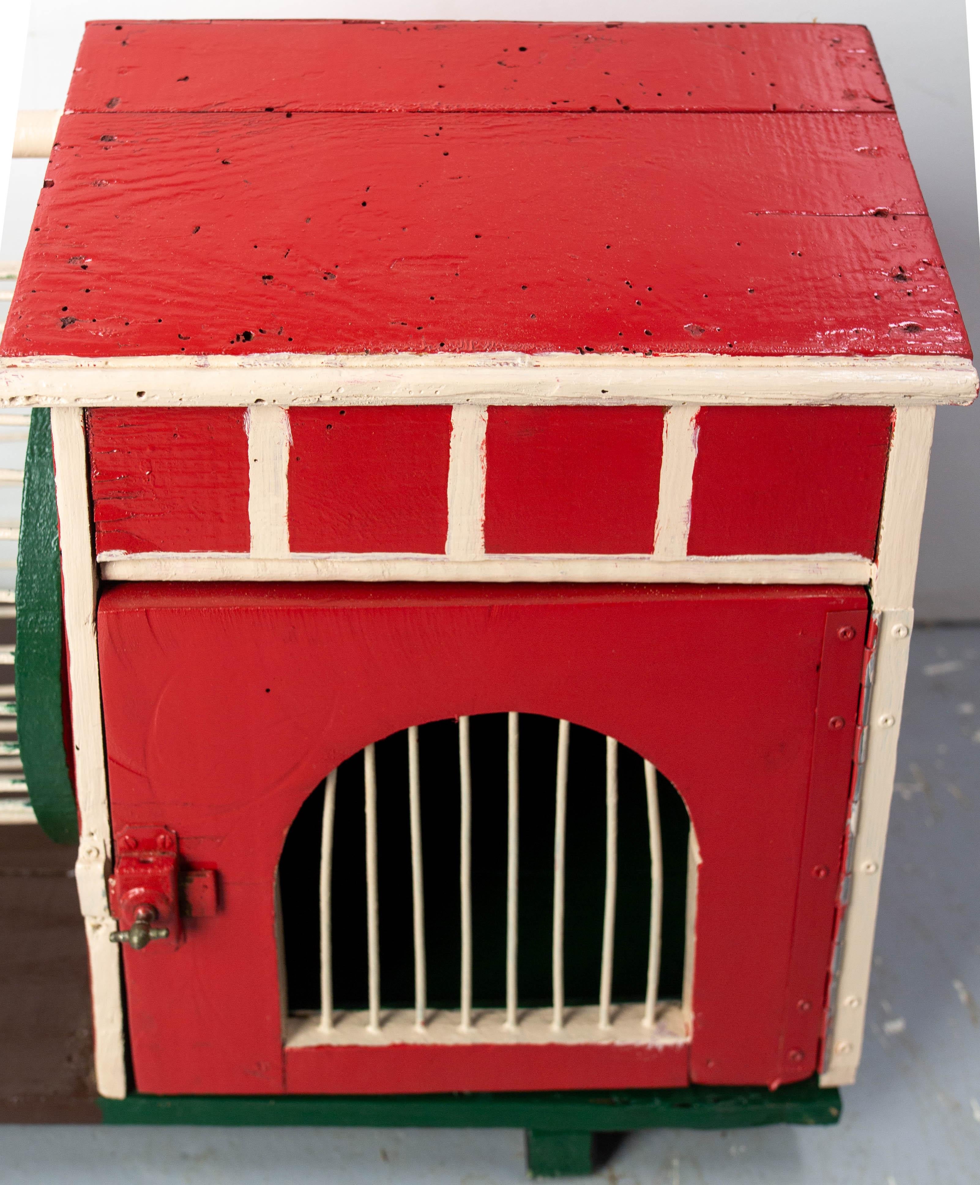 French Painted Garden House for Gerbils or Small pets circa 1970 For Sale 4