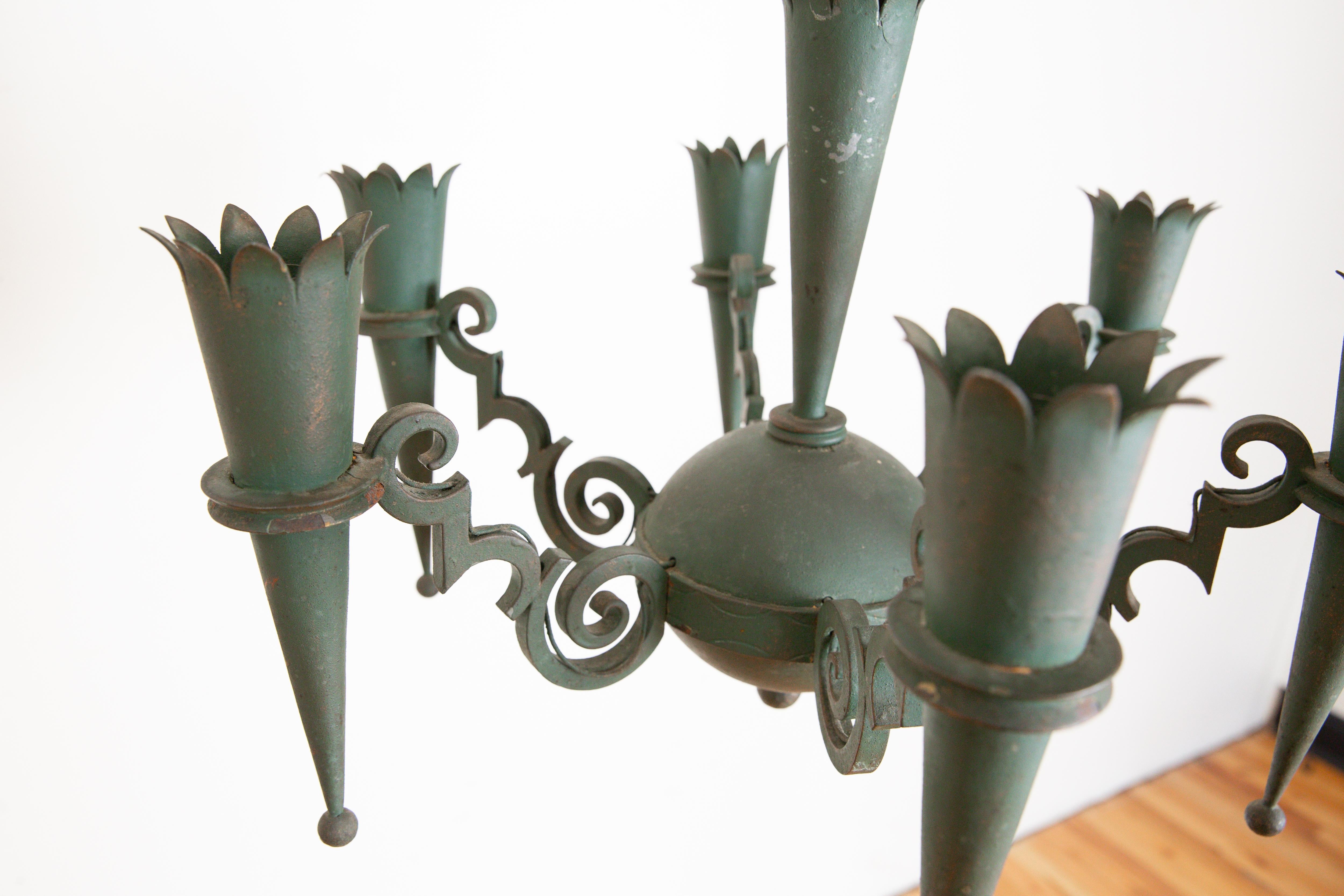 French Painted Iron and Metal Art Deco 6-Light Chandelier, 2nd quarter 20th cen. In Good Condition For Sale In Atlanta, GA