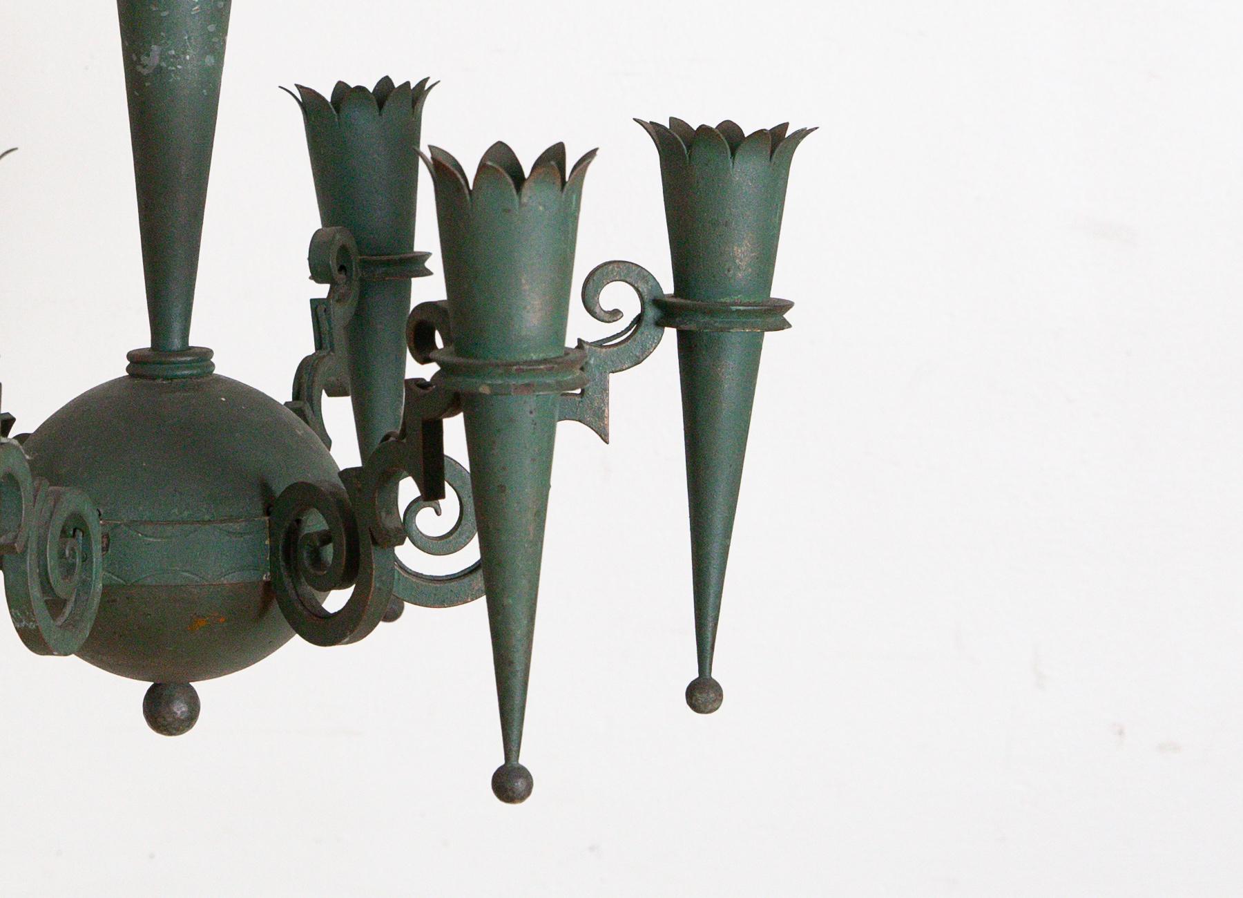 French Painted Iron and Metal Art Deco 6-Light Chandelier, 2nd quarter 20th cen. For Sale 1