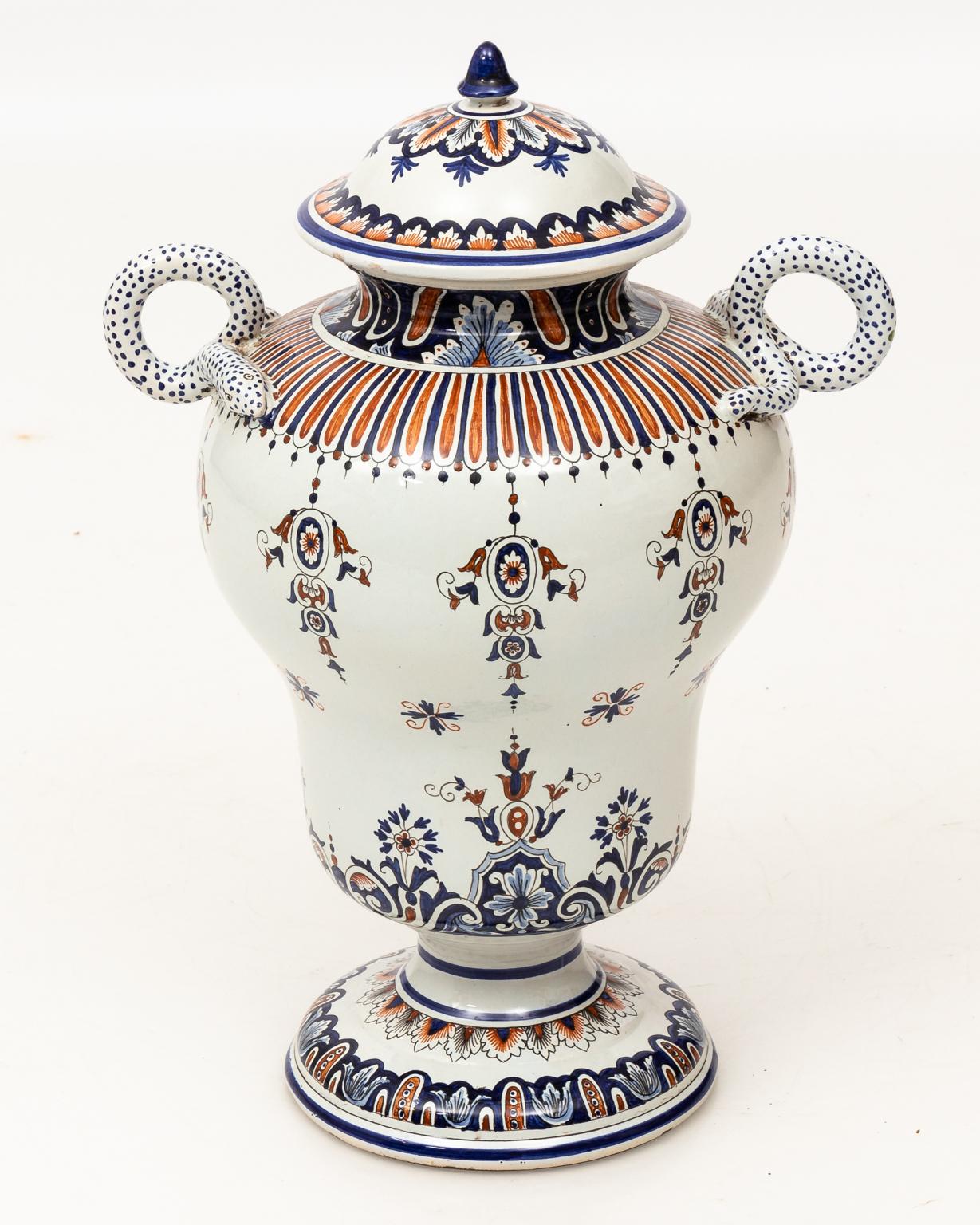 French Painted Jar with Lid In Good Condition For Sale In Stamford, CT