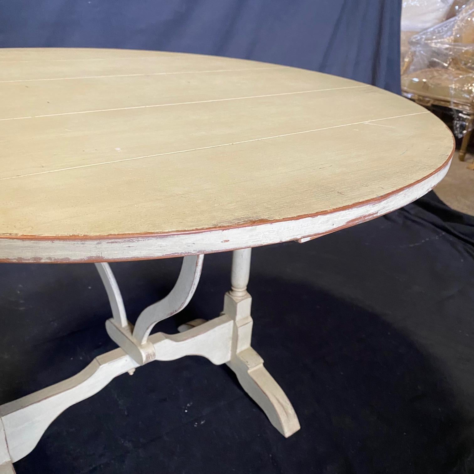 French Painted Light Oak Tilt-Top Wine Tasting Dining Table In Good Condition For Sale In Hopewell, NJ