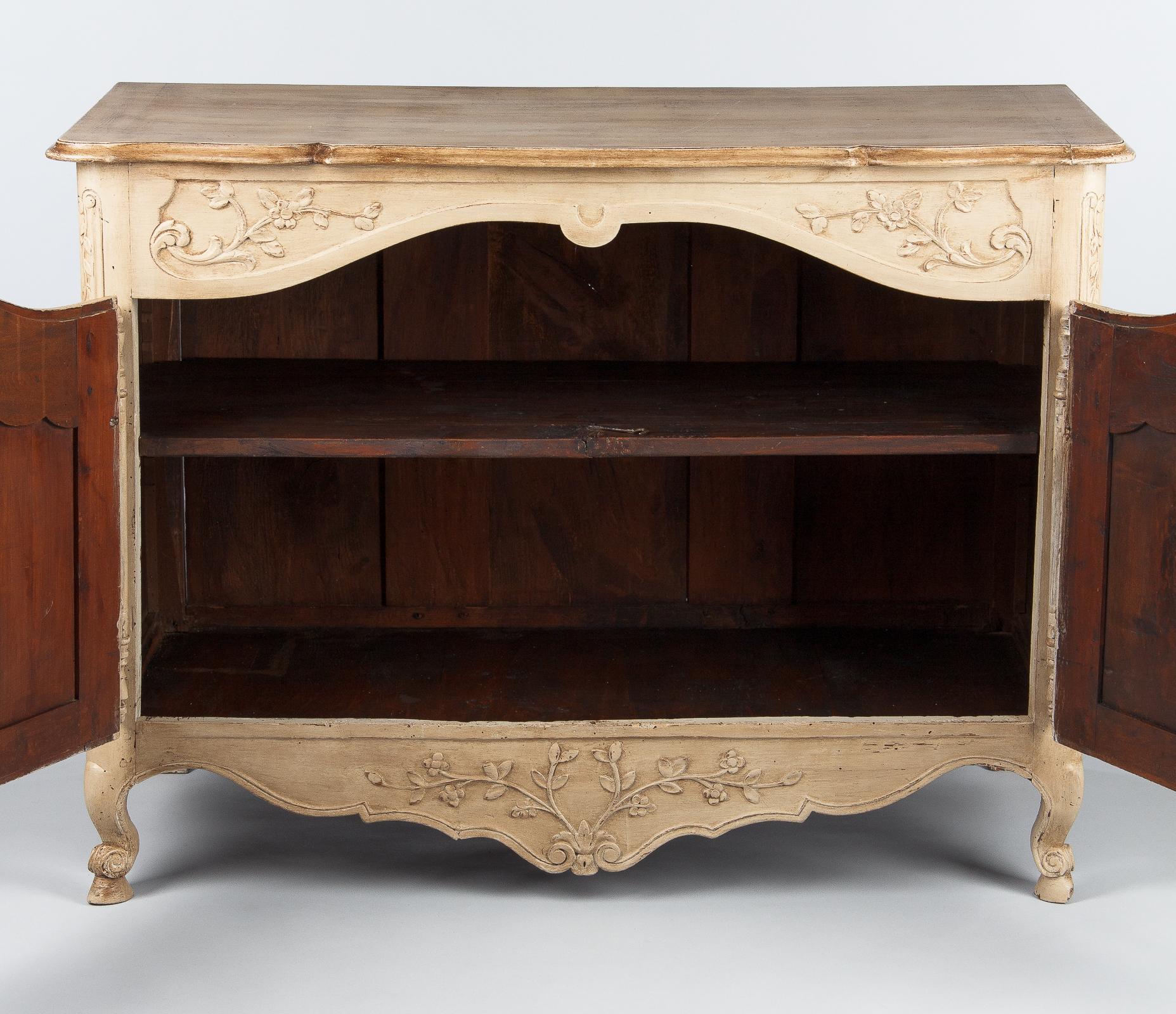 French Painted Louis XV Style Buffet, 19th Century For Sale 3