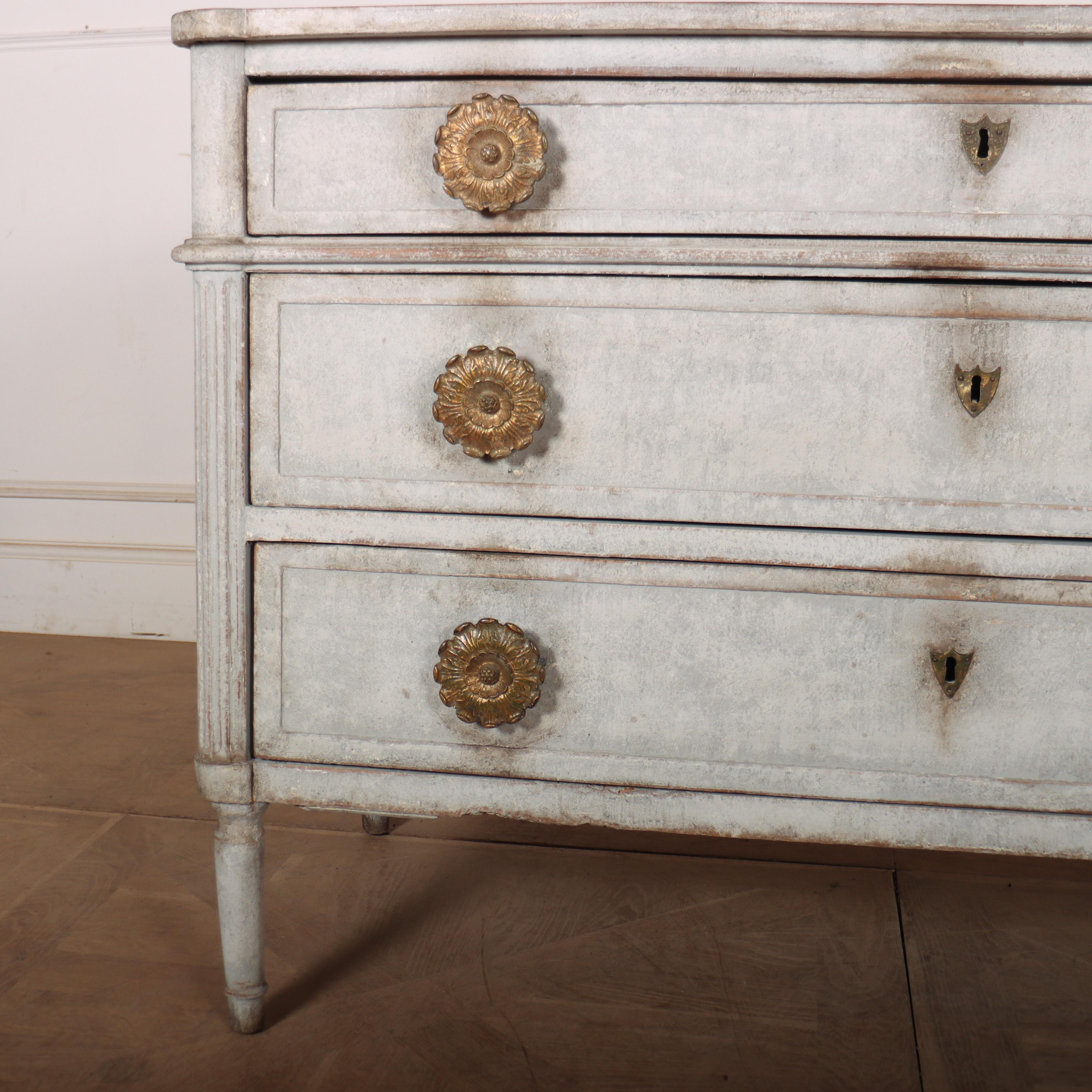 Francese Commodino francese in Oak verniciato in vendita