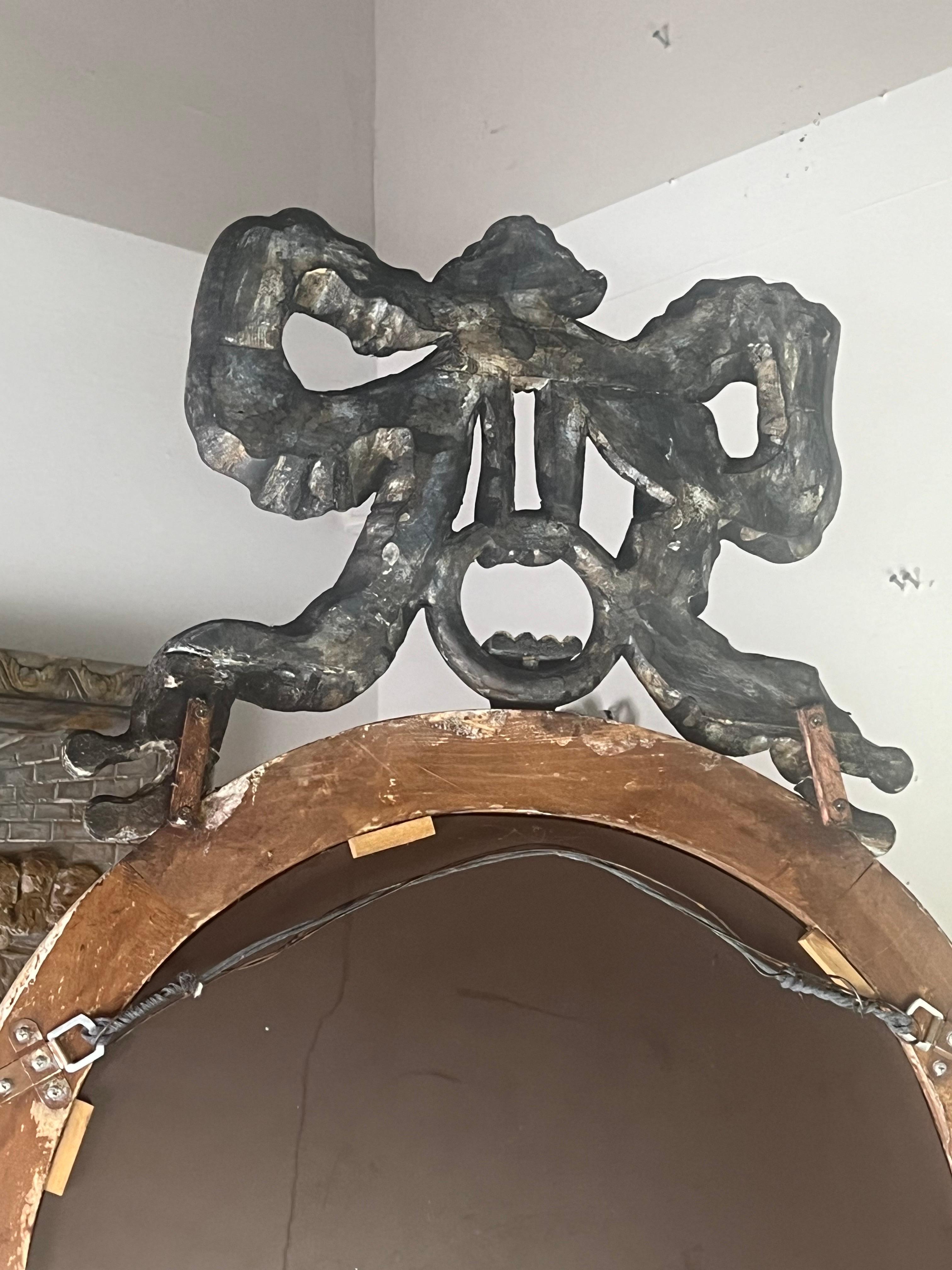 Miroir ovale peint à la française avec ruban et feuilles, vers 1900 en vente 7