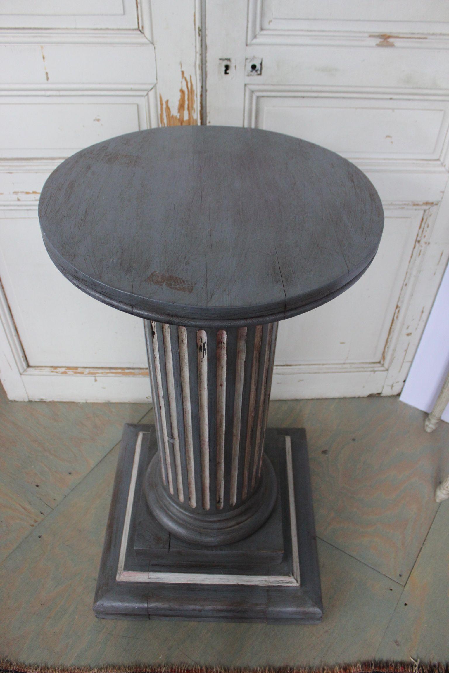 French Painted Pedestal Column In Good Condition For Sale In Buchanan, NY