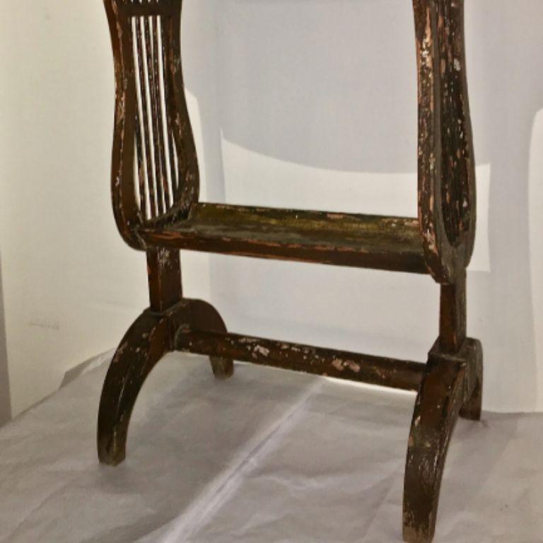 This charming and delicate side table is traditionally known as a 