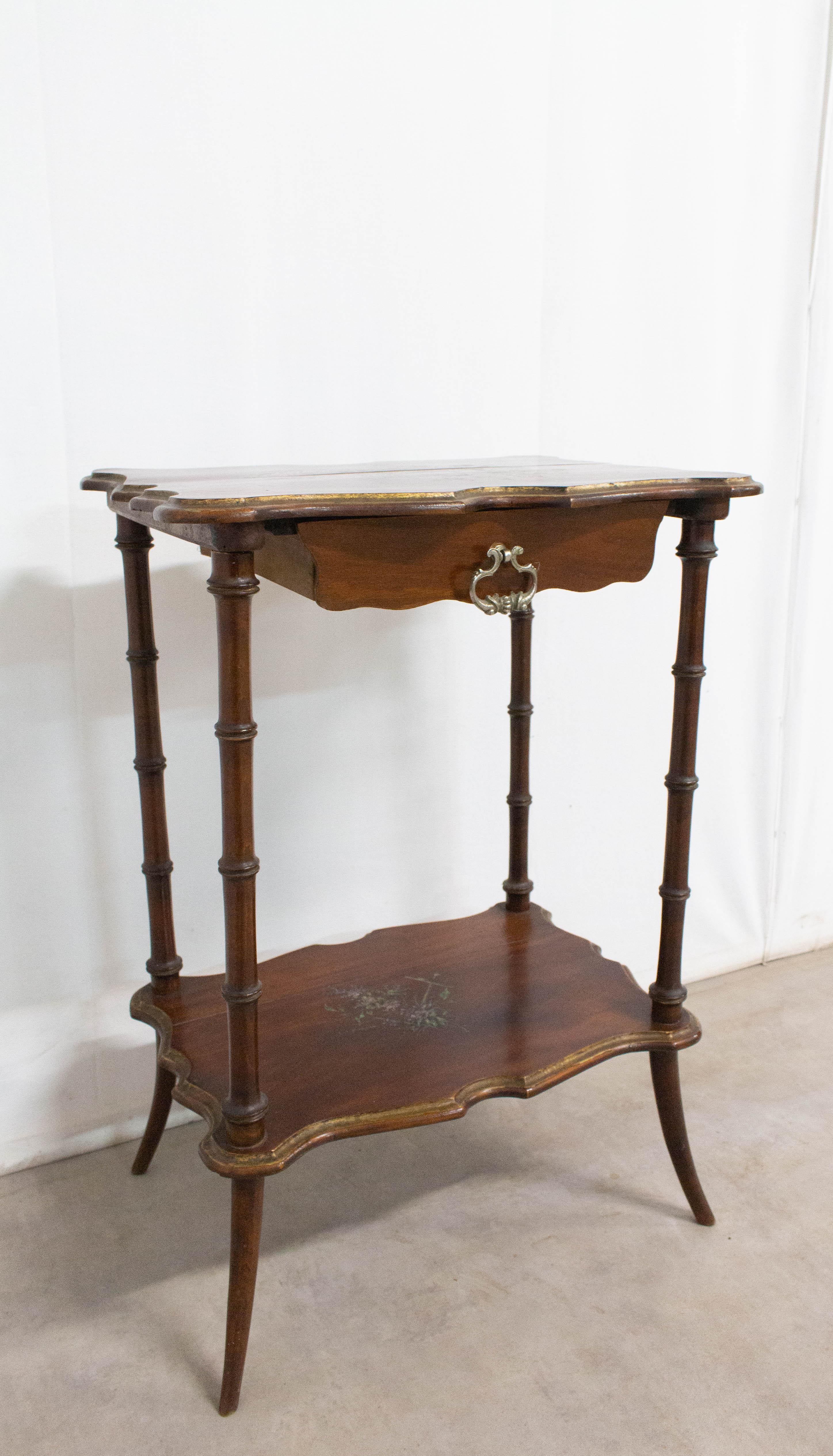 Side table painted faux bamboo, France, circa 1890
Beech, solid wood
One-drawer
In good antique condition.

For shipping:
W 50 x H 71 x P 36 cm 5.3 kg.