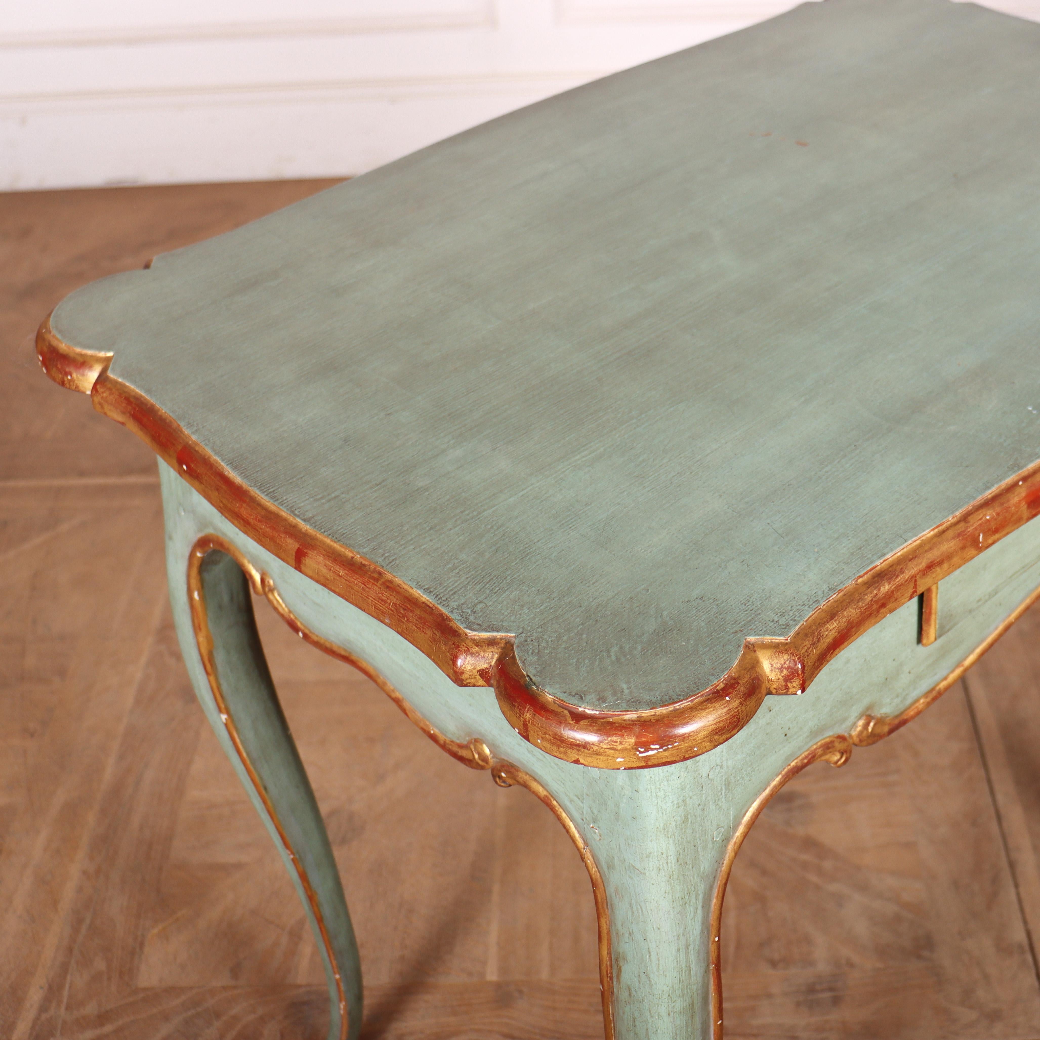 20ième siècle Table d'appoint peinte à la française en vente