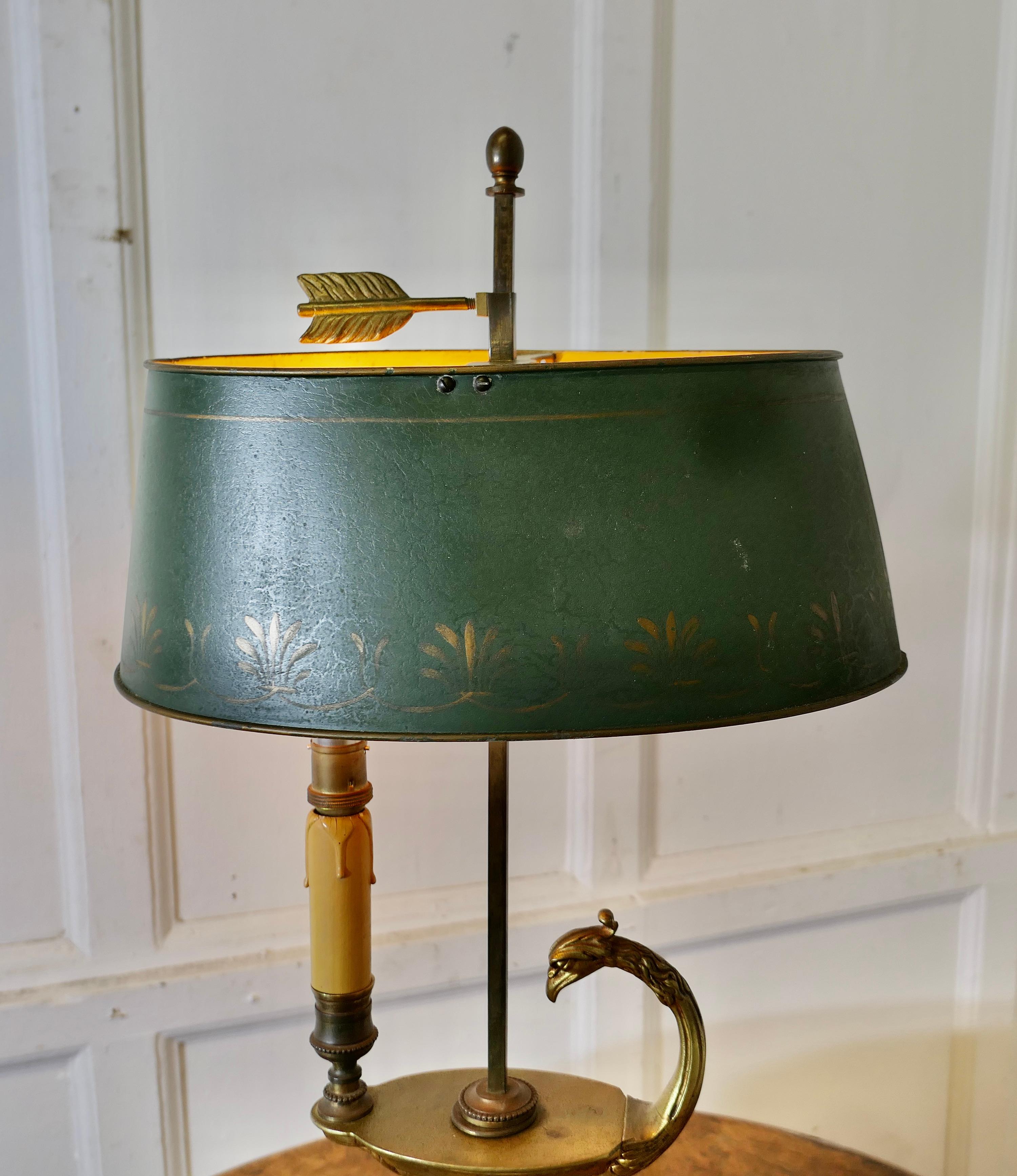 XIXe siècle Lampe de bureau en faïence peinte et laiton  Une belle pièce en vente